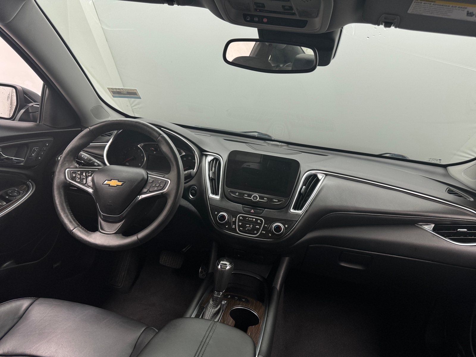 Thumbnail: 2017 Chevrolet Malibu - 2