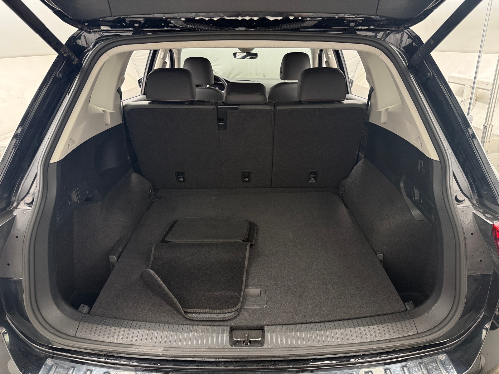 Thumbnail: 2024 Volkswagen Tiguan - 6