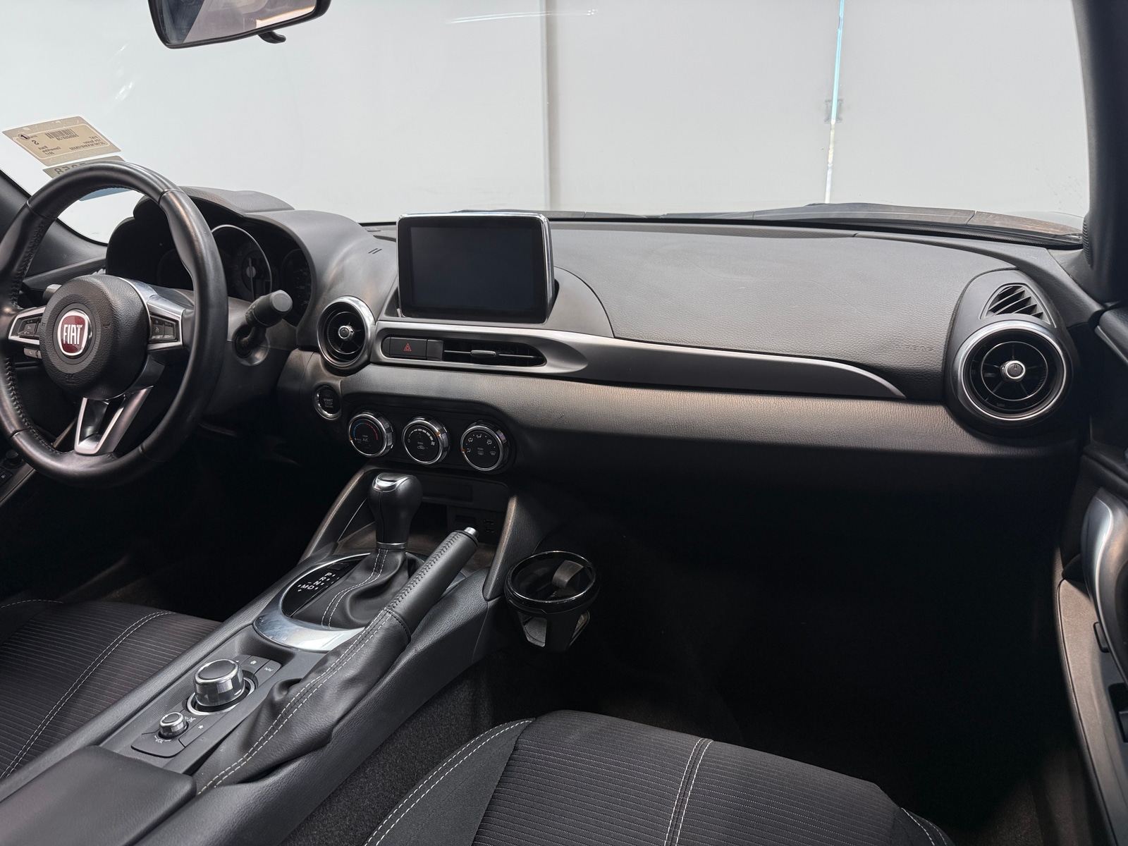 Thumbnail: 2017 Fiat 124 Spider - 3