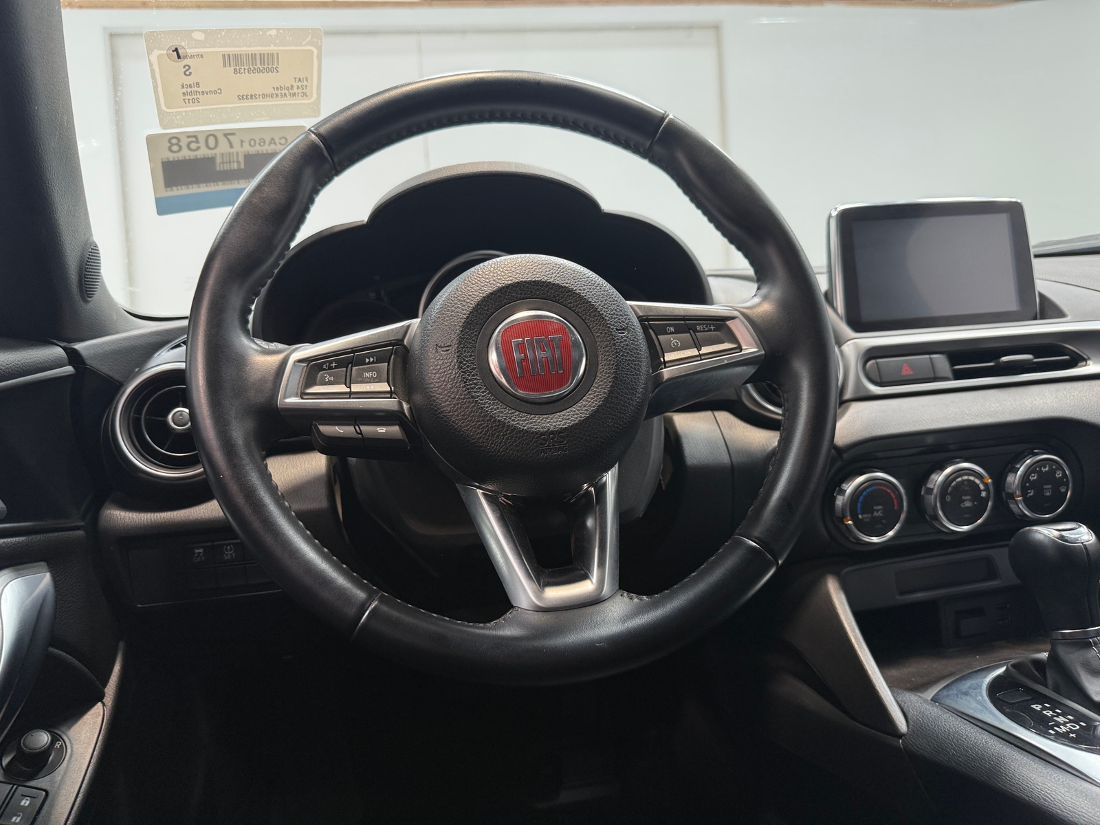 Thumbnail: 2017 Fiat 124 Spider - 5
