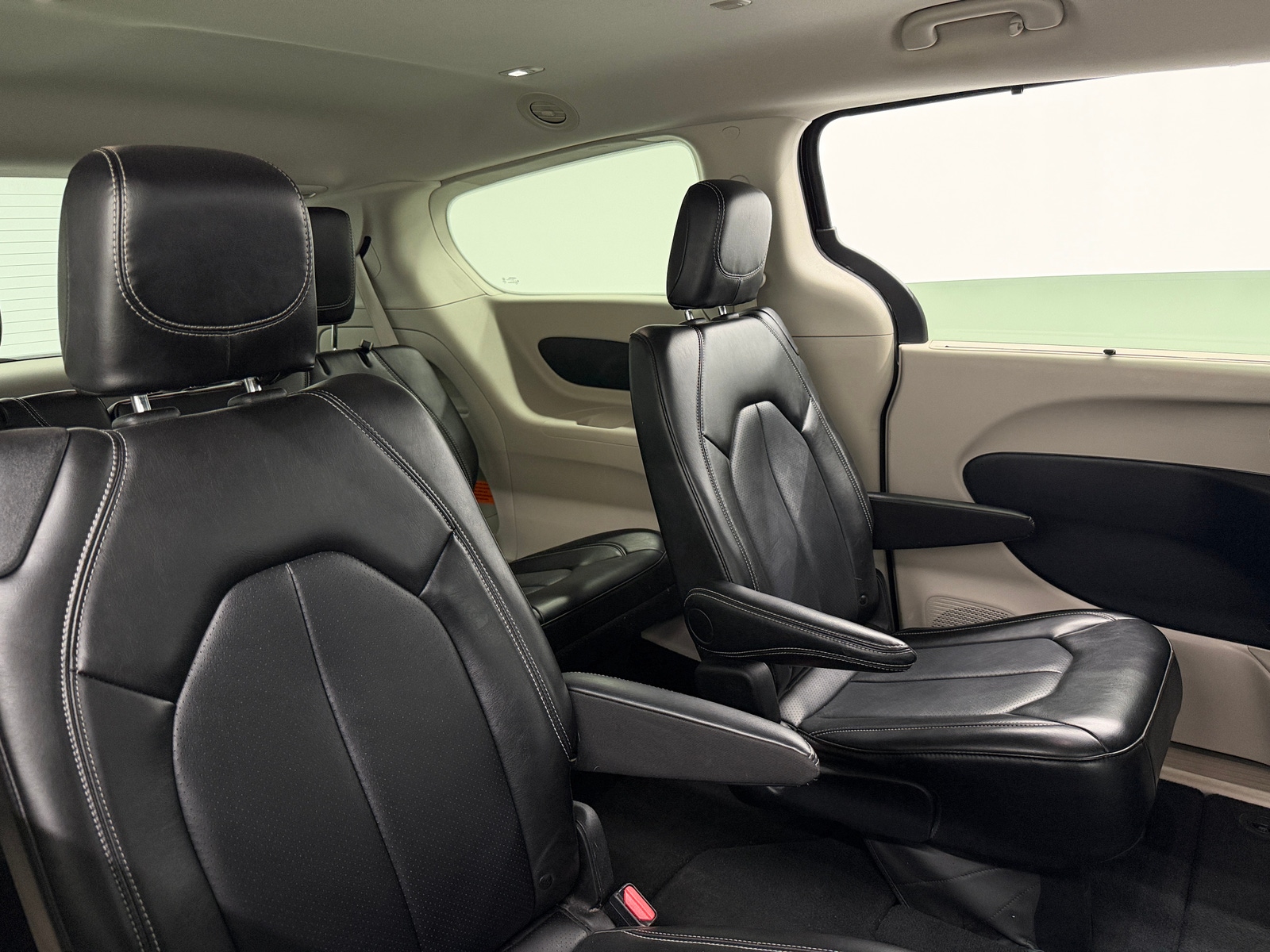 Thumbnail: 2024 Chrysler Pacifica - 5