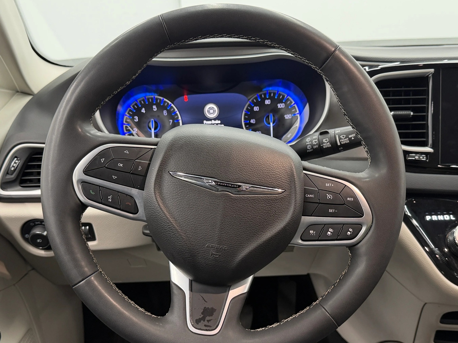 Thumbnail: 2024 Chrysler Pacifica - 4