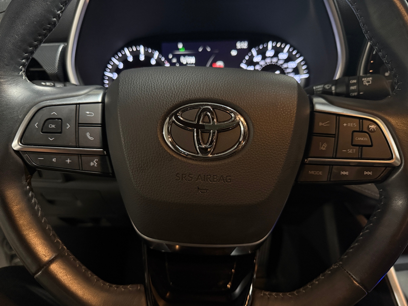 Thumbnail: 2021 Toyota Highlander - 4