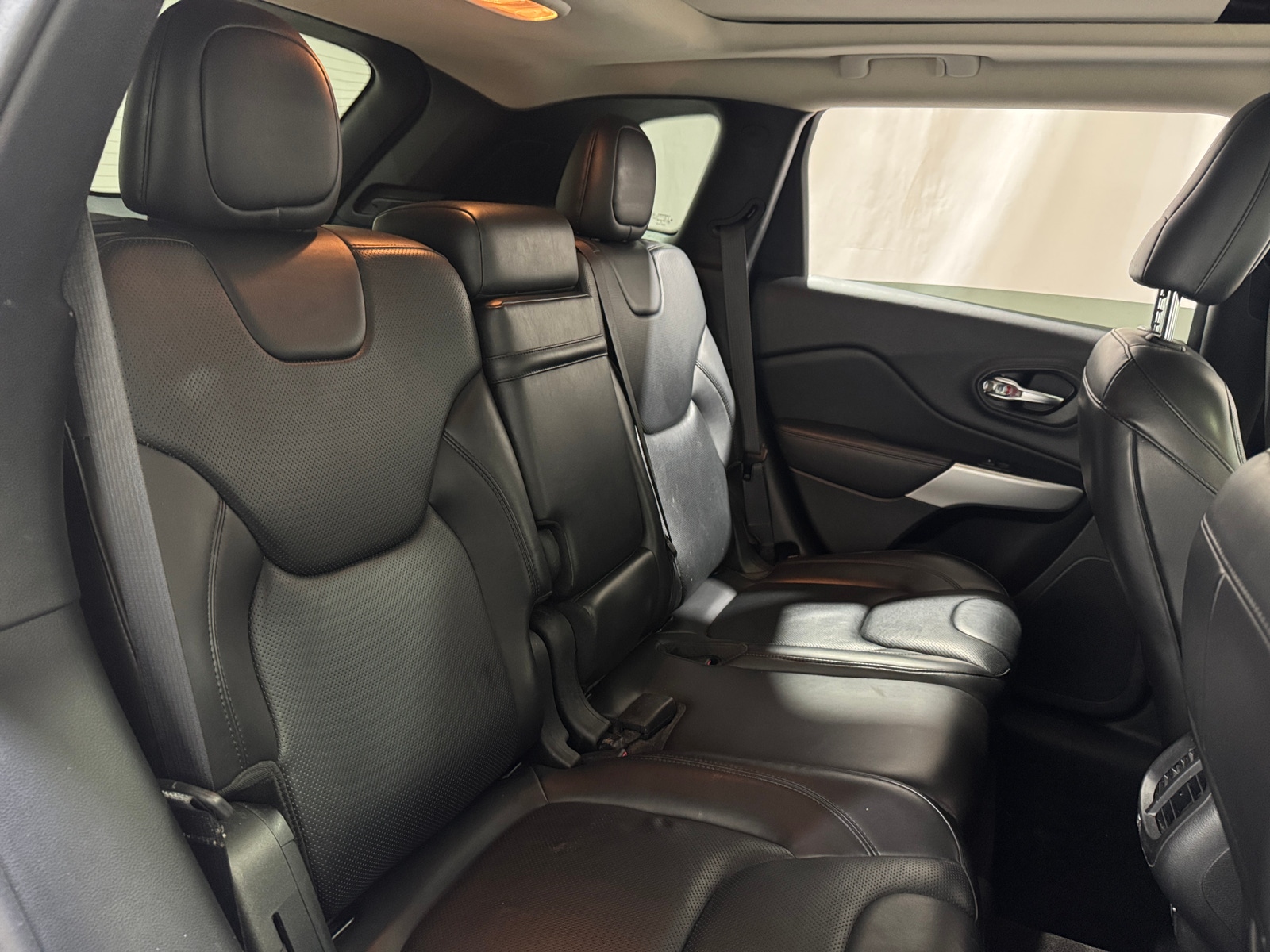 Thumbnail: 2017 Jeep Cherokee - 5