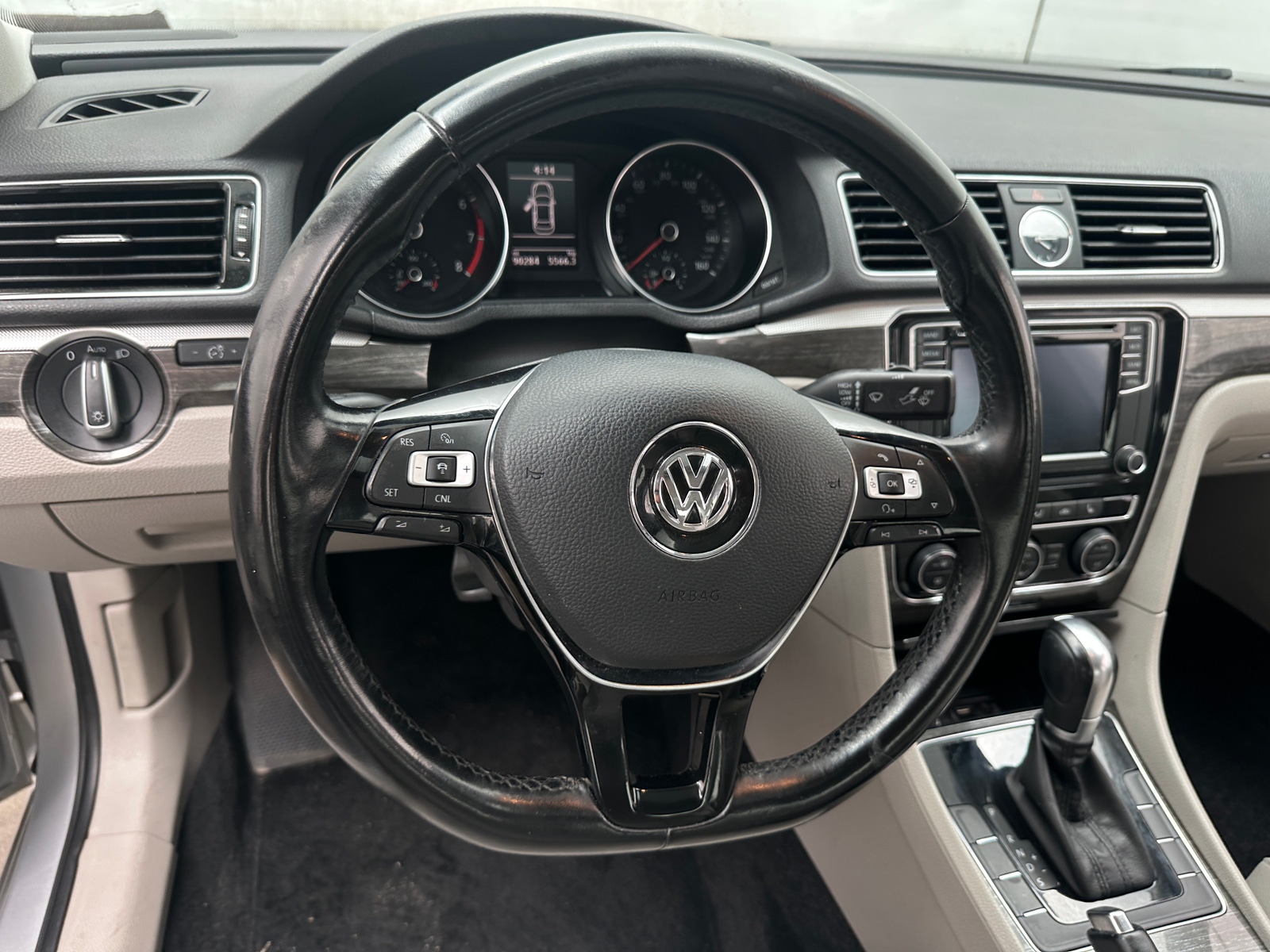 Thumbnail: 2016 Volkswagen Passat - 4