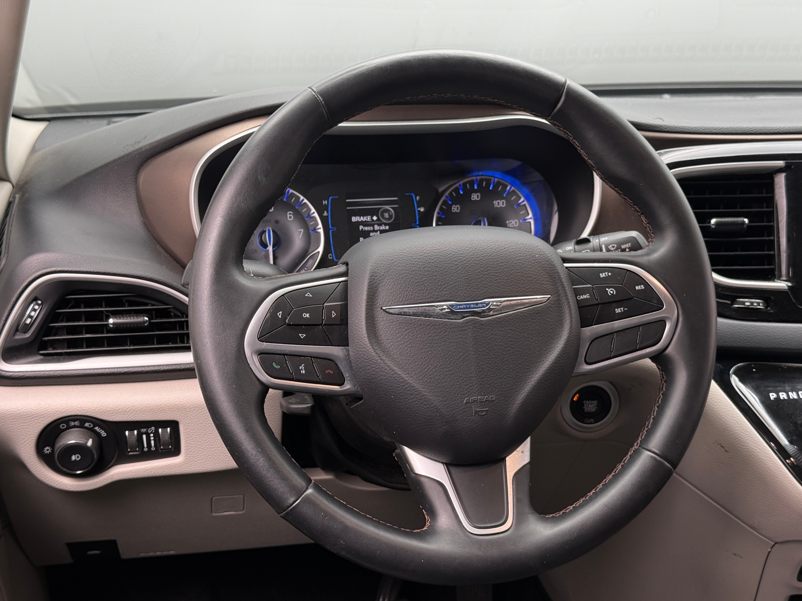 Thumbnail: 2017 Chrysler Pacifica - 4