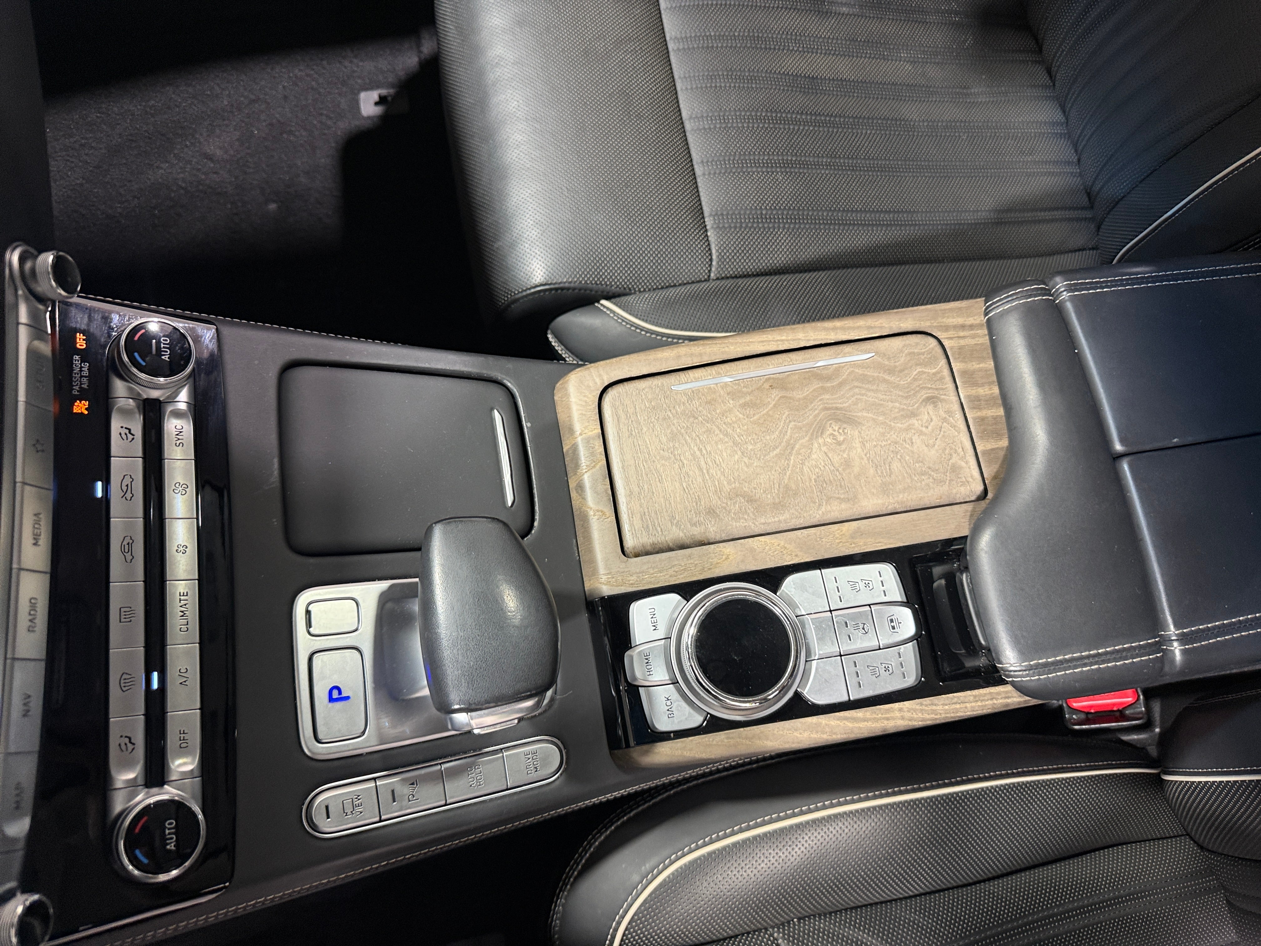 2020 GENESIS G90 Ultimate - Photo 2