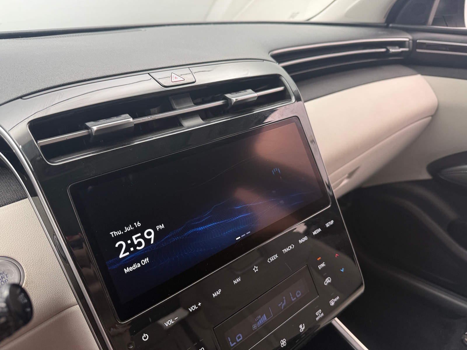 Thumbnail: 2022 Hyundai Tucson - 3