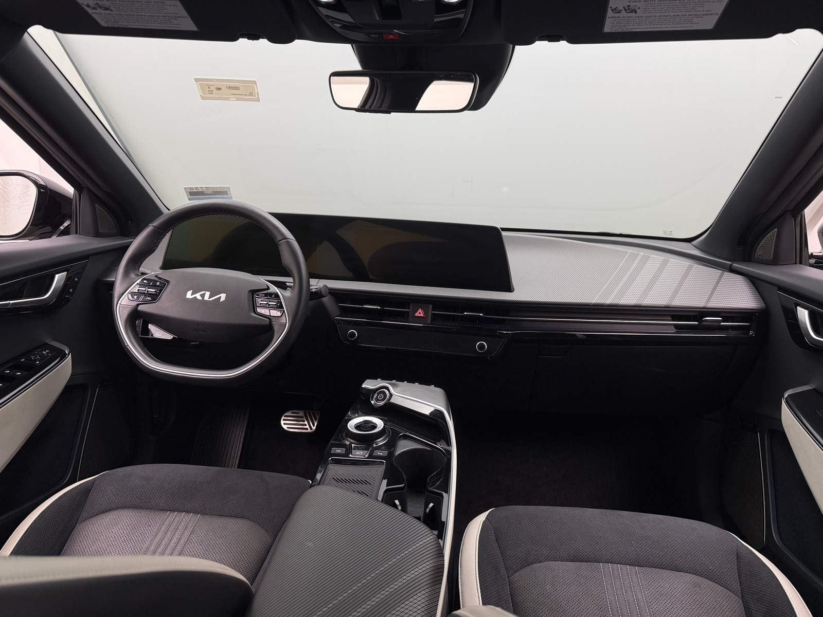 Thumbnail: 2022 Kia EV6 - 2