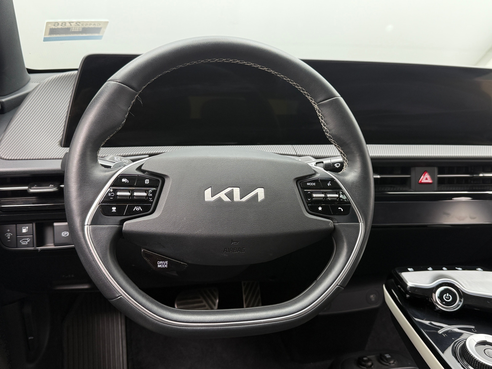 Thumbnail: 2022 Kia EV6 - 4