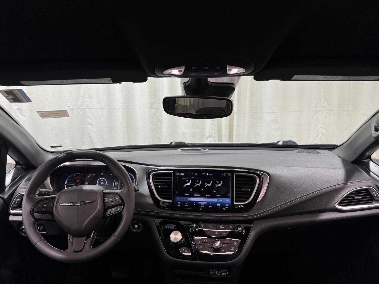 Thumbnail: 2024 Chrysler Pacifica - 3