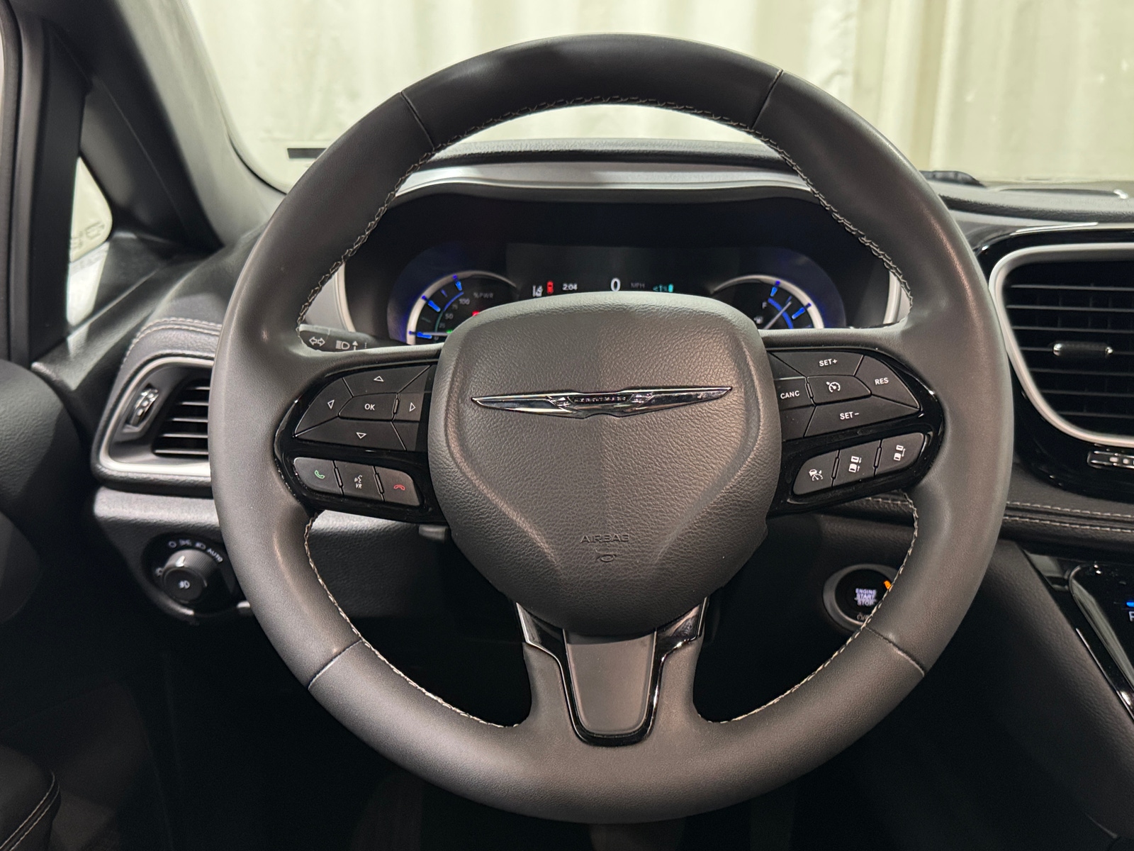 Thumbnail: 2024 Chrysler Pacifica - 5