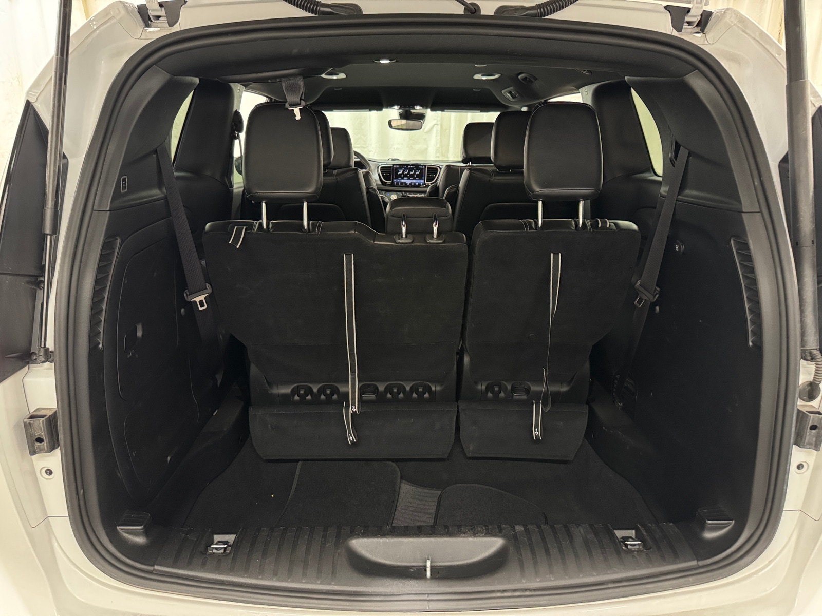 Thumbnail: 2024 Chrysler Pacifica - 7
