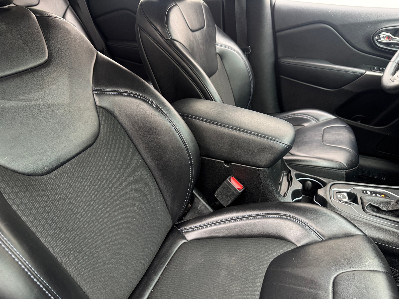 Thumbnail: 2019 Jeep Cherokee - 2