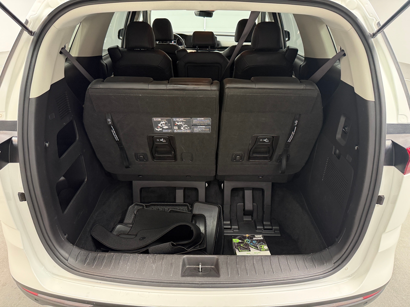 Thumbnail: 2024 Kia Carnival - 6