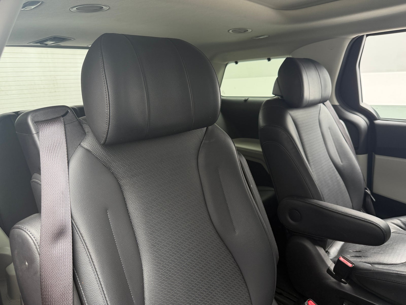 Thumbnail: 2022 Kia Carnival - 5