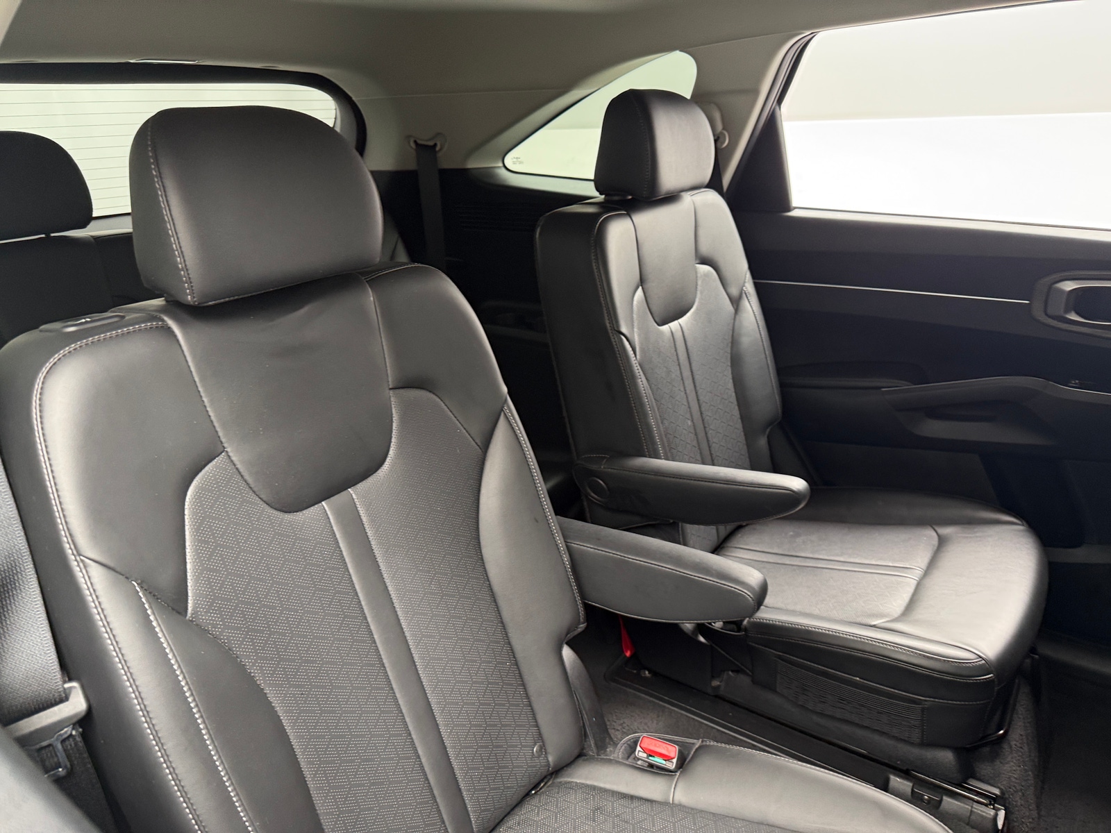 Thumbnail: 2023 Kia Sorento - 5