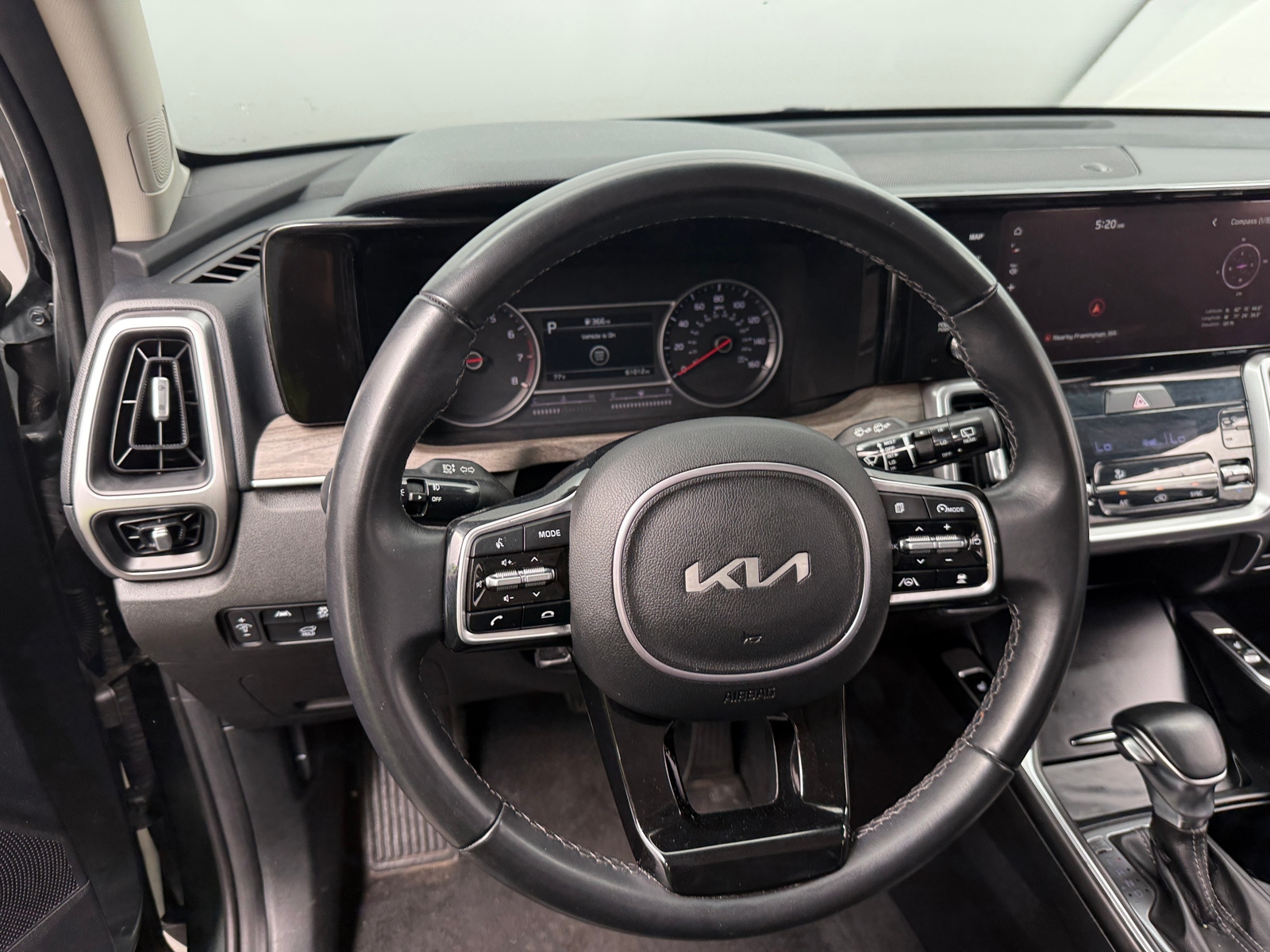 Thumbnail: 2023 Kia Sorento - 4