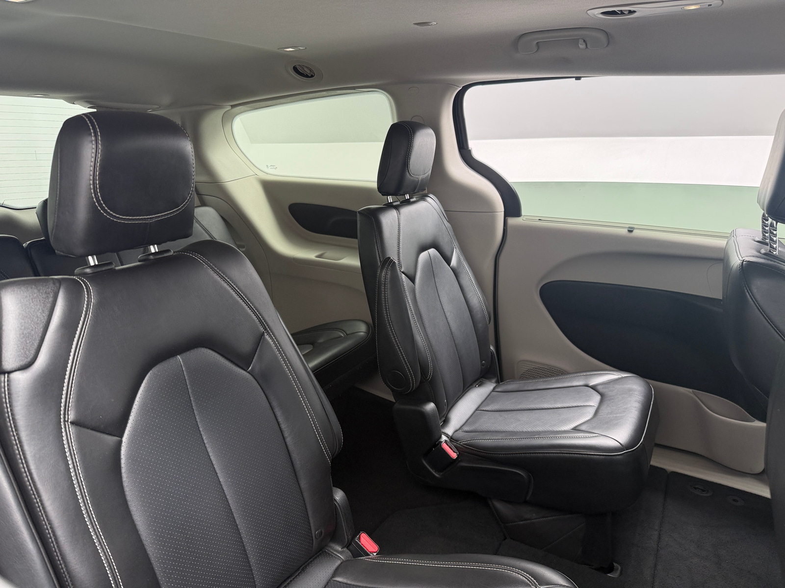 Thumbnail: 2024 Chrysler Pacifica - 5