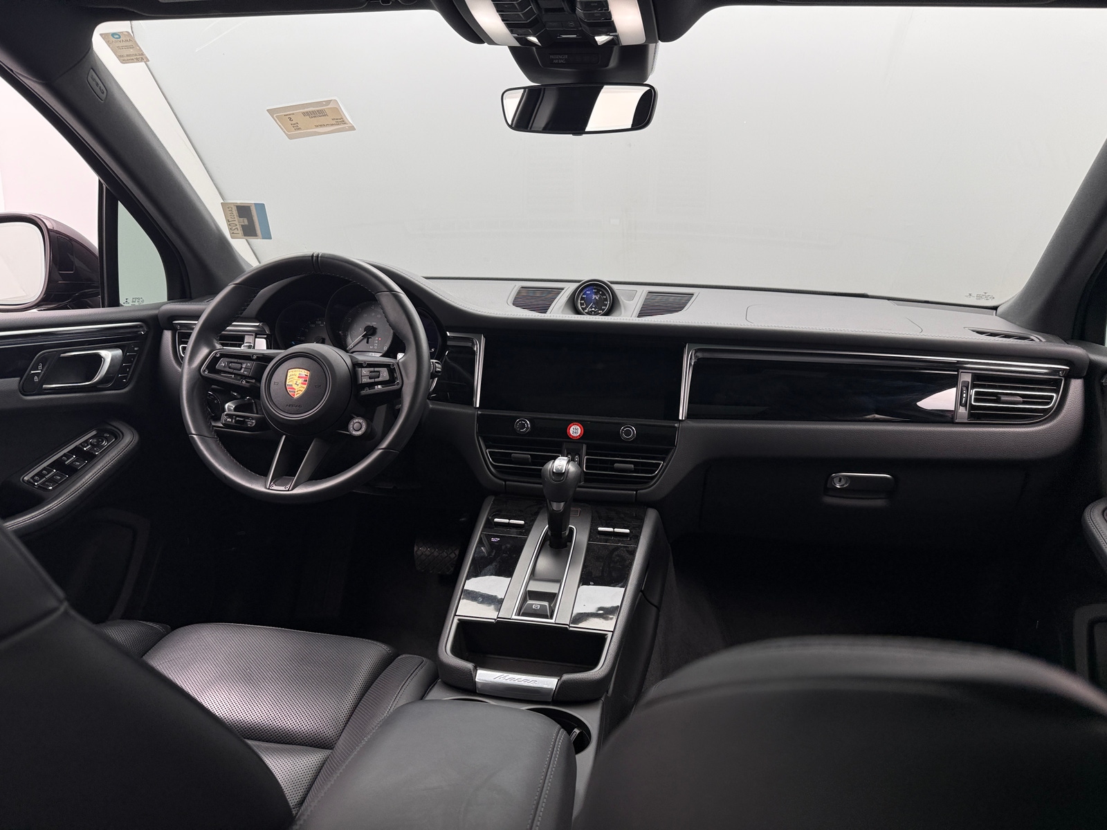 Thumbnail: 2023 Porsche Macan - 3