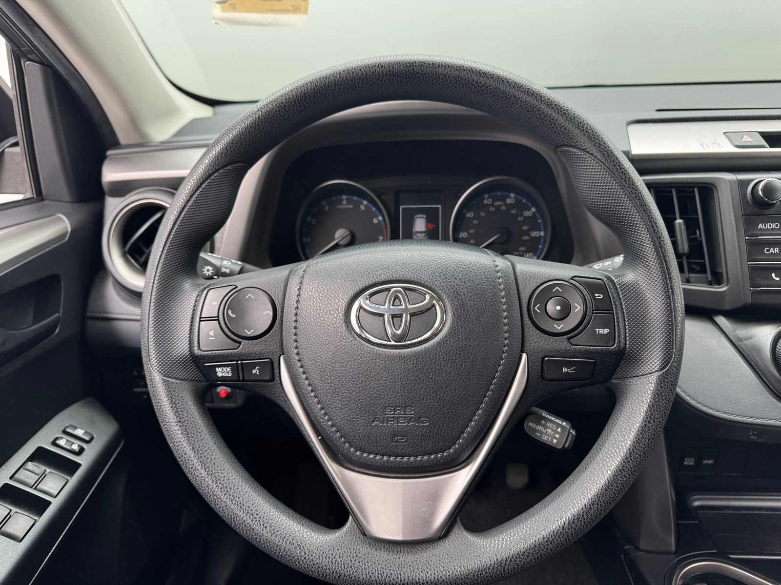 Thumbnail: 2017 Toyota RAV4 - 5