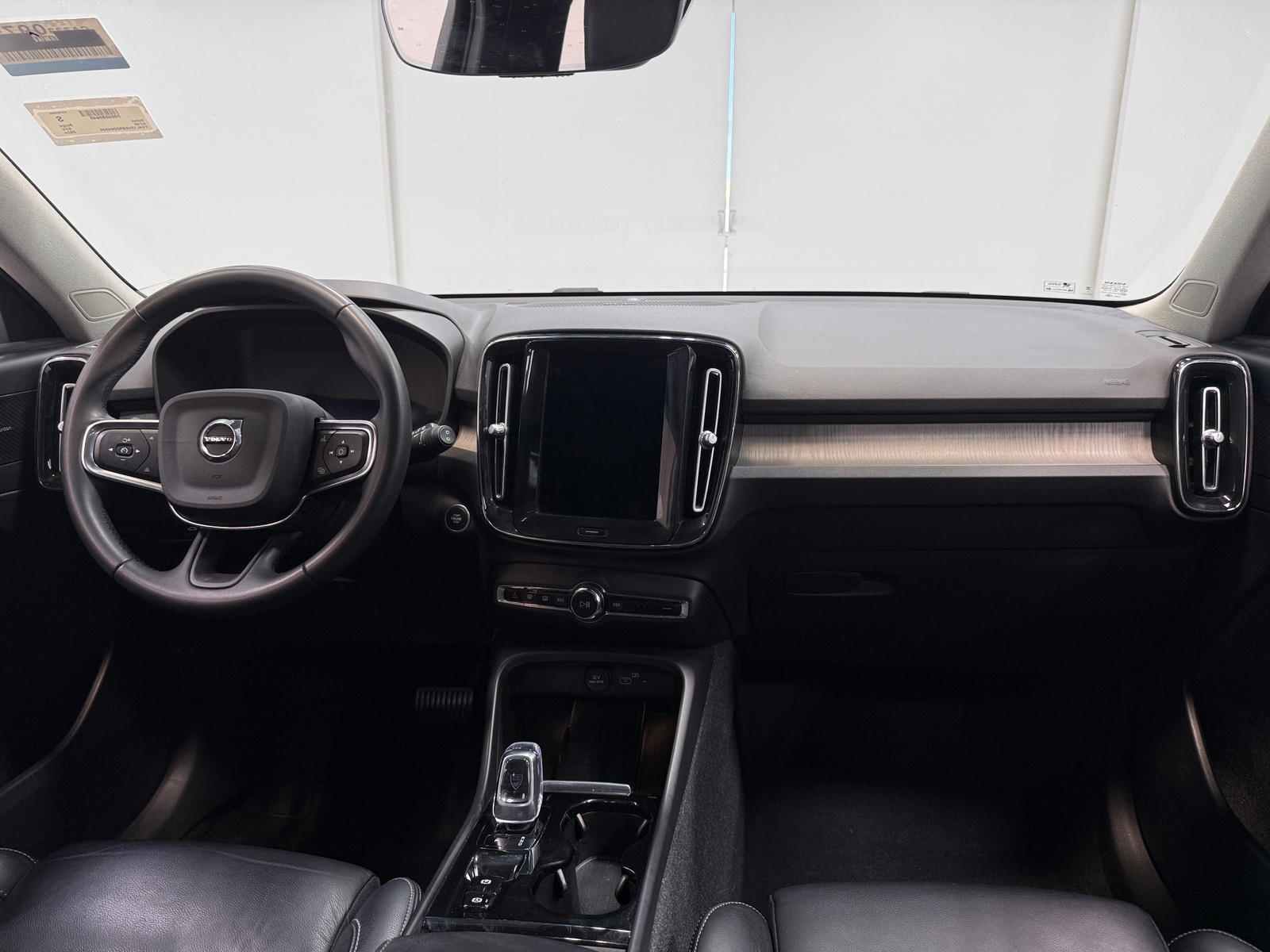 Thumbnail: 2024 Volvo XC40 - 2