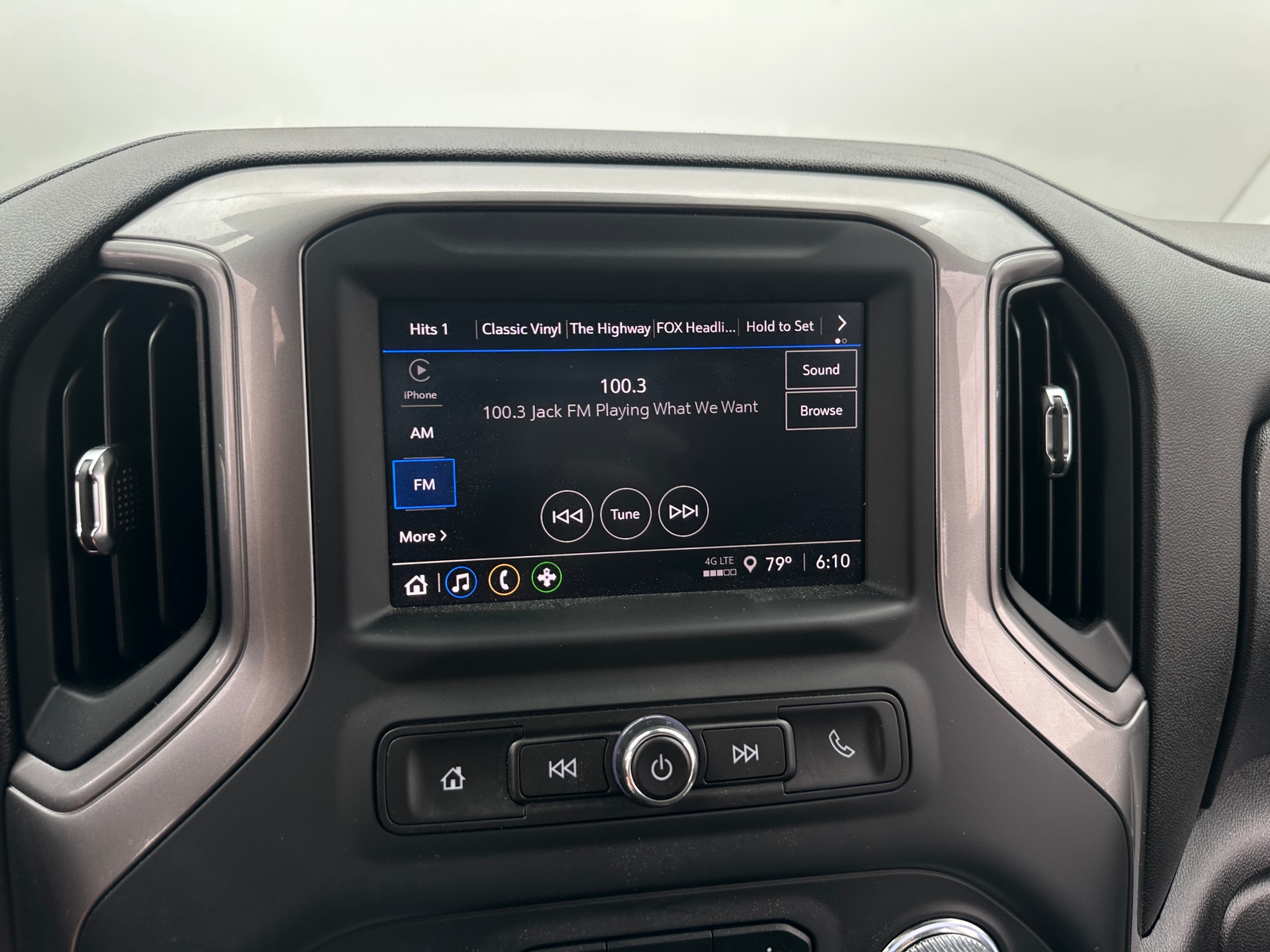 Thumbnail: 2024 GMC Sierra 2500 - 4