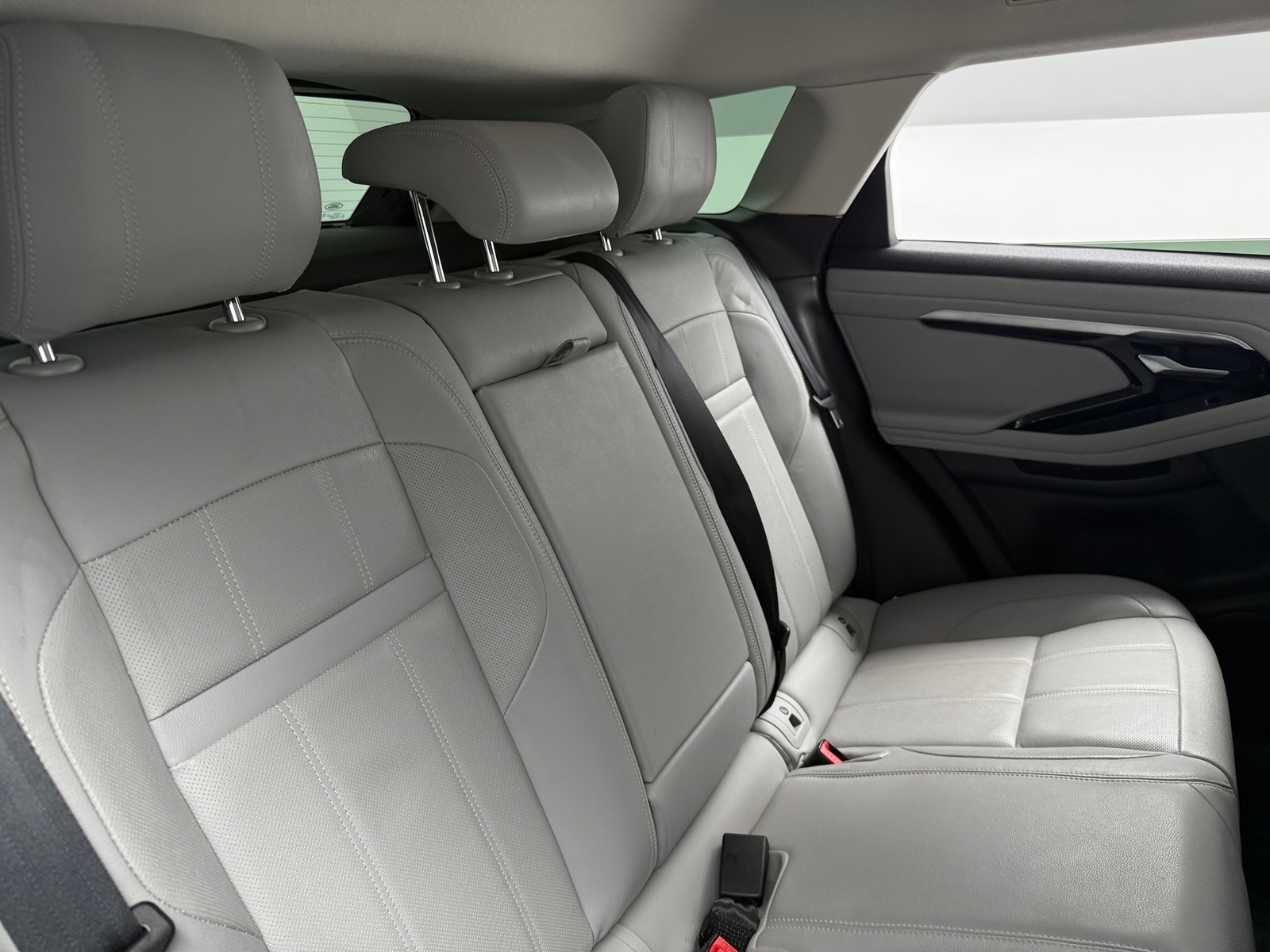 Thumbnail: 2020 Land Rover Range Rover Evoque - 5
