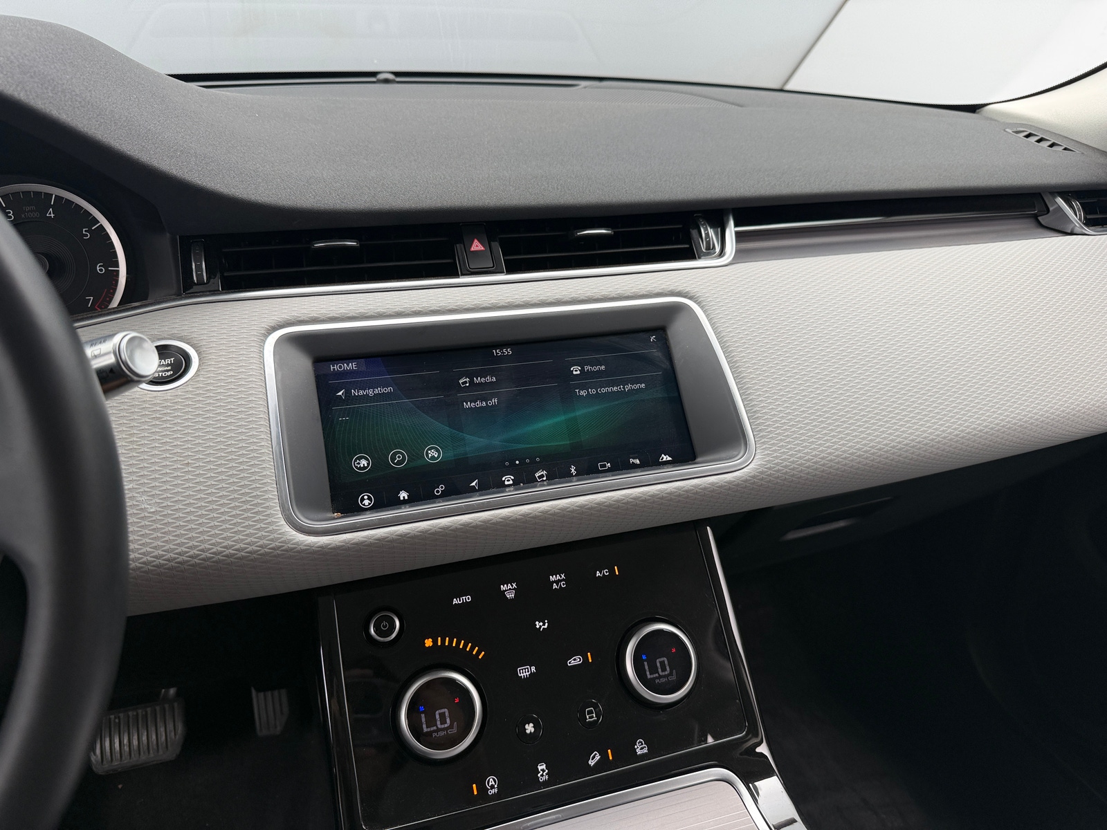Thumbnail: 2020 Land Rover Range Rover Evoque - 3