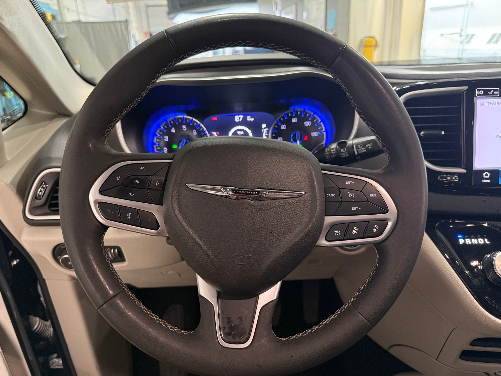 Thumbnail: 2024 Chrysler Pacifica - 4