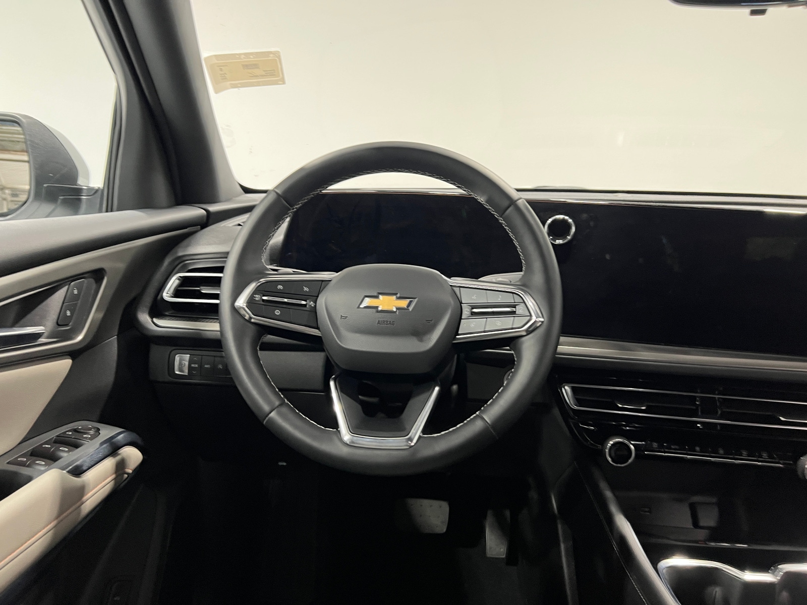 Thumbnail: 2026 Chevrolet Traverse - 5