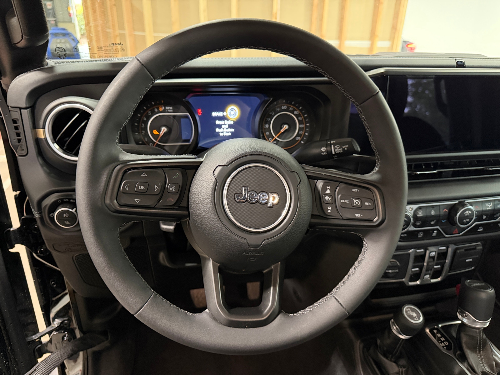 Thumbnail: 2025 Jeep Gladiator - 4