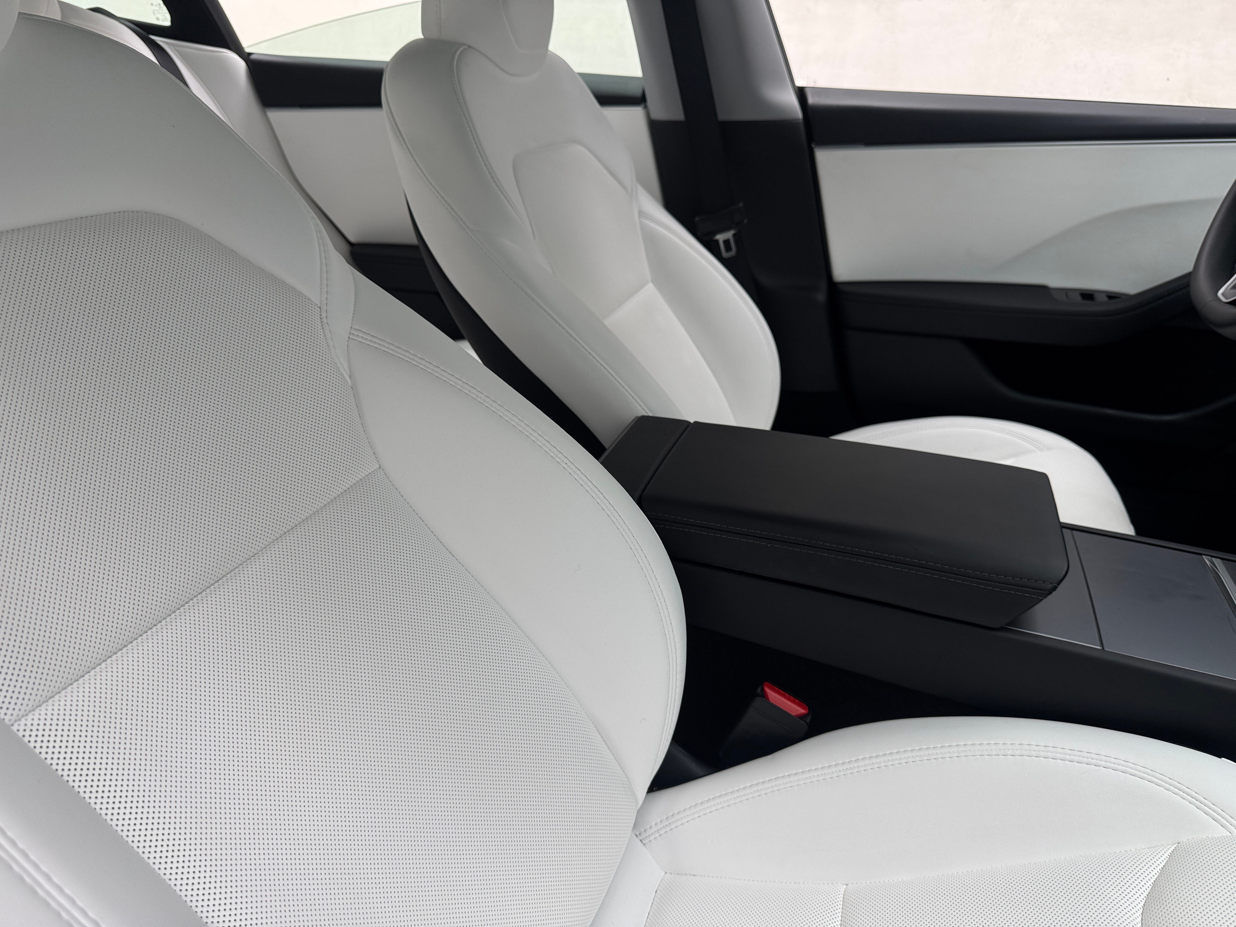 Used 2025 Tesla Model 3 Long Range with VIN 5YJ3E1EA3SF009348 for sale in Oak Creek, WI