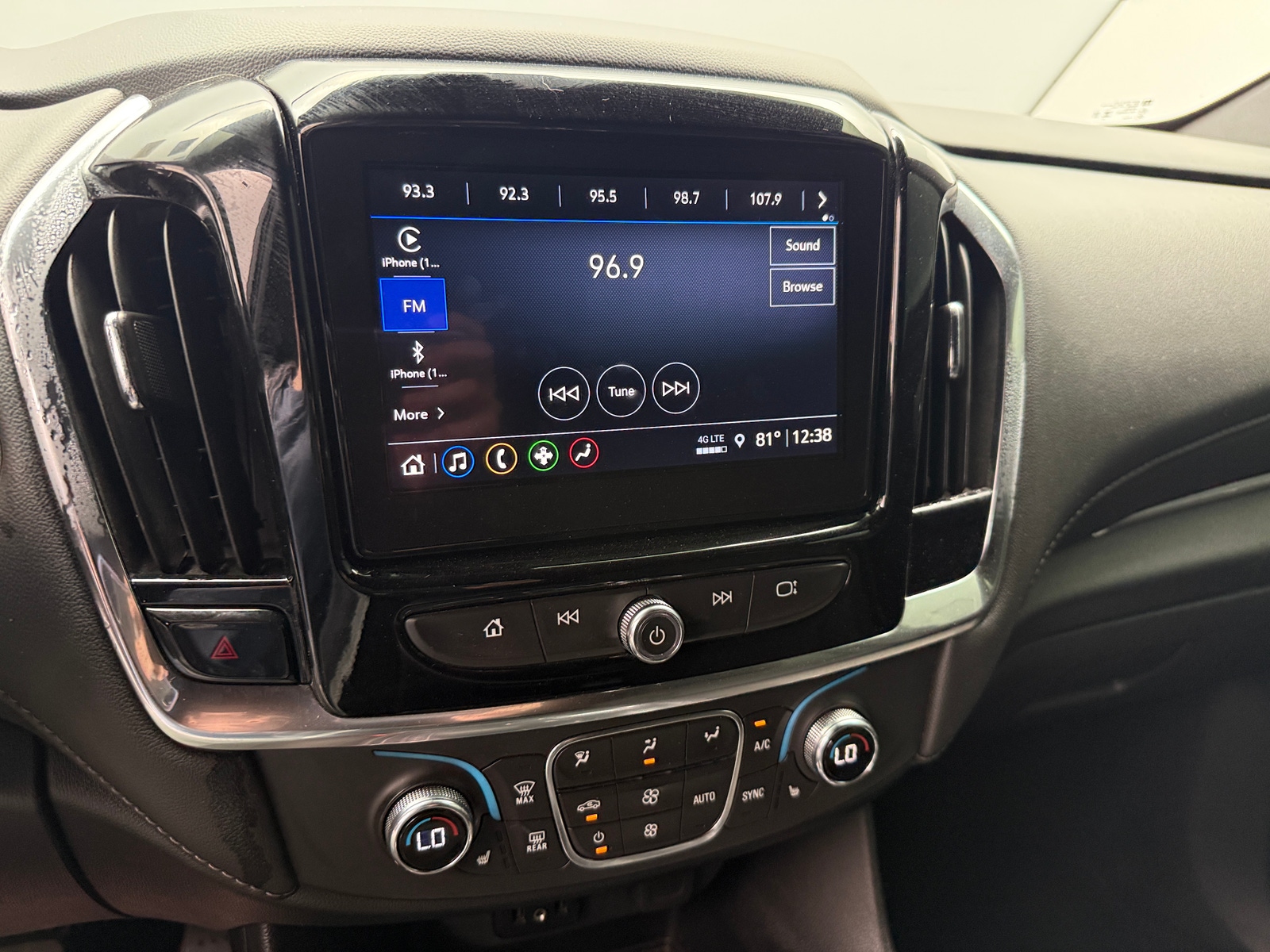 Thumbnail: 2023 Chevrolet Traverse - 4