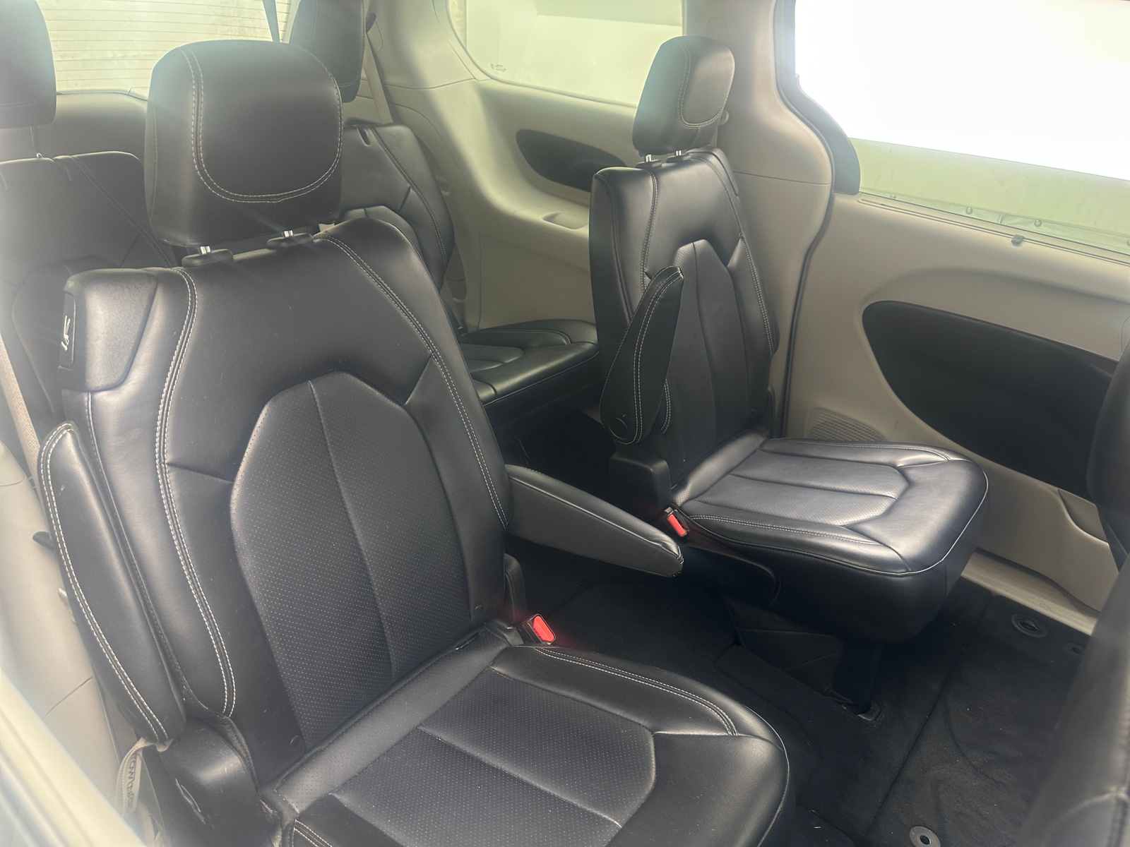 Thumbnail: 2023 Chrysler Pacifica - 5