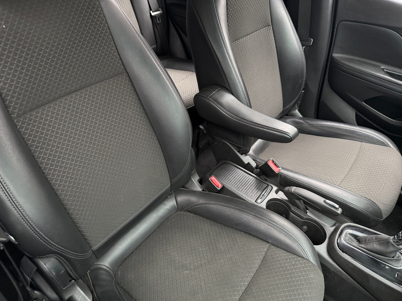 Thumbnail: 2019 Buick Encore - 2