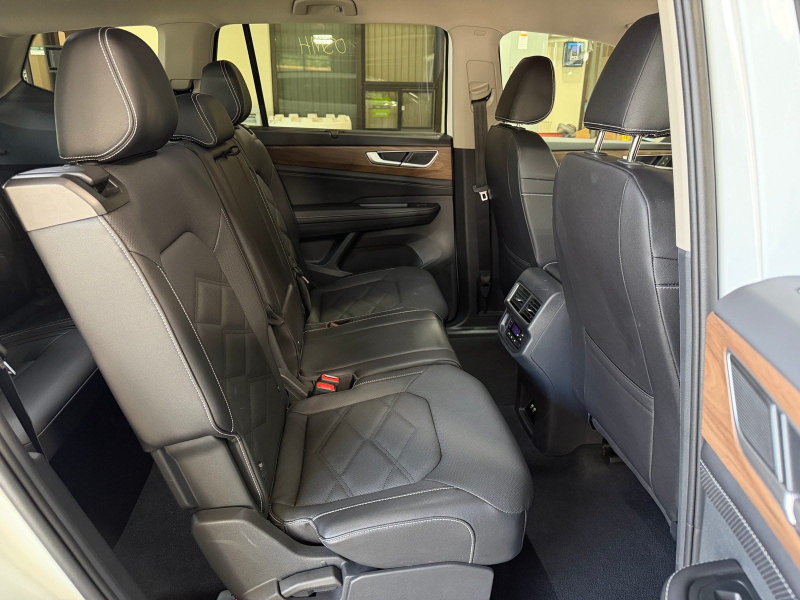 Thumbnail: 2026 Volkswagen Atlas - 5