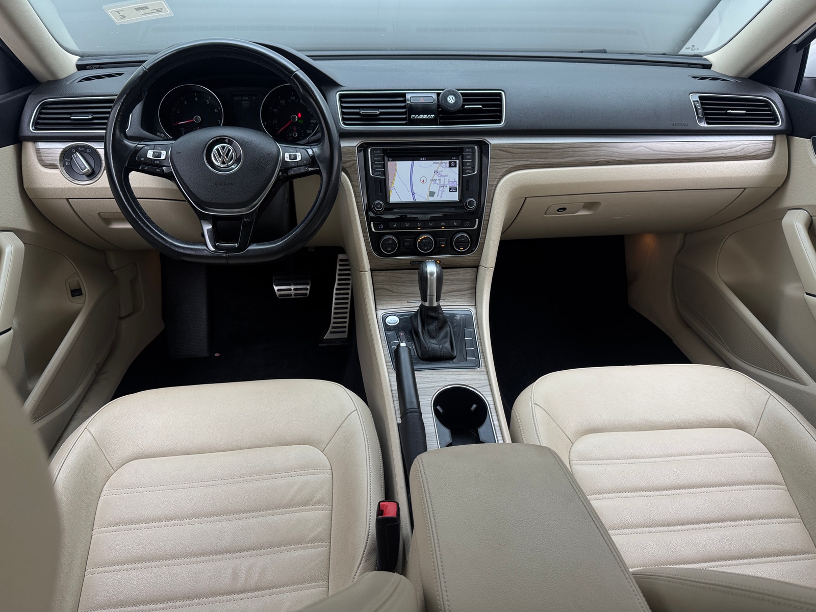 Thumbnail: 2018 Volkswagen Passat - 2