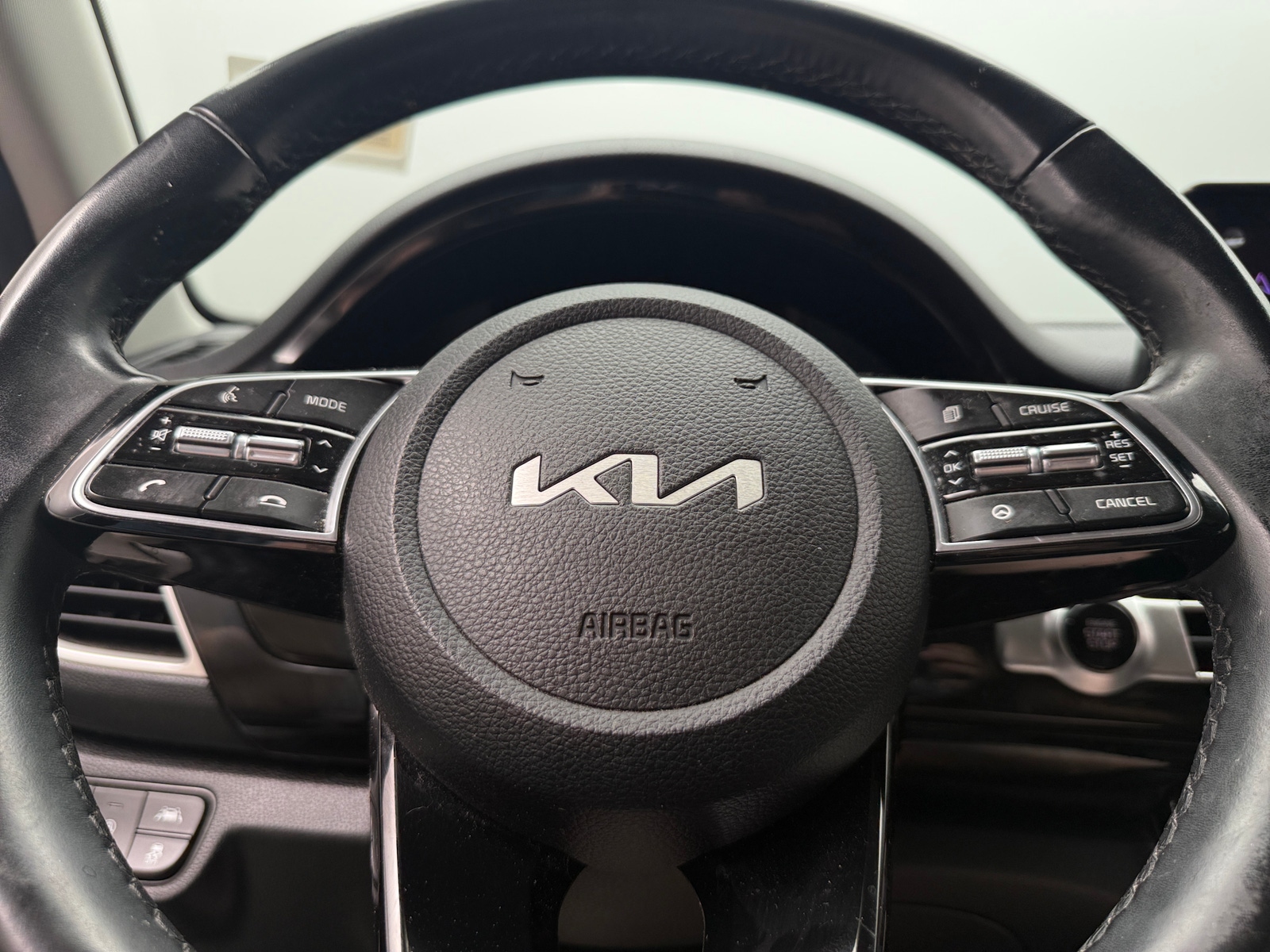 Thumbnail: 2023 Kia Seltos - 4
