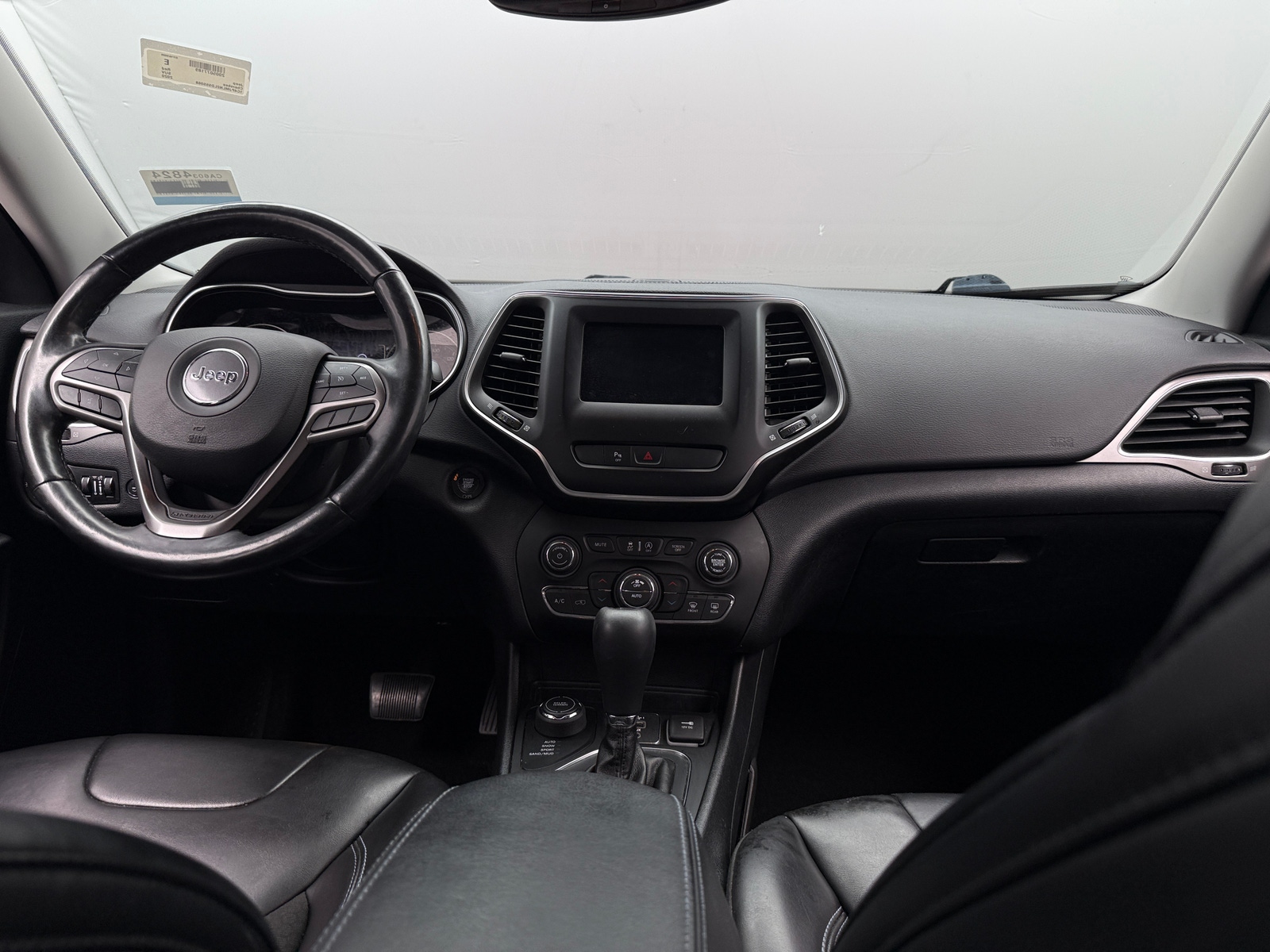 Thumbnail: 2020 Jeep Cherokee - 3