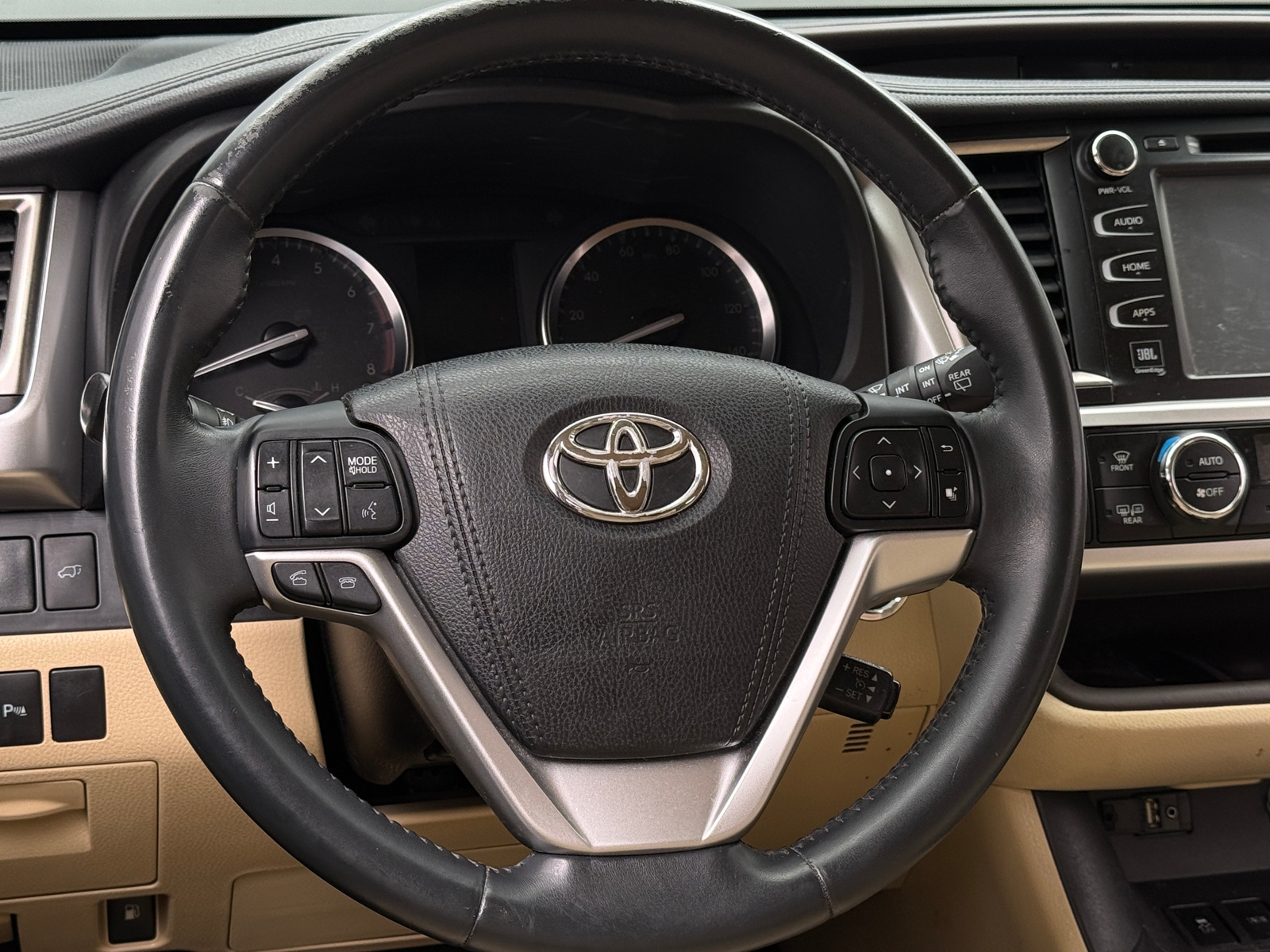Thumbnail: 2016 Toyota Highlander - 4