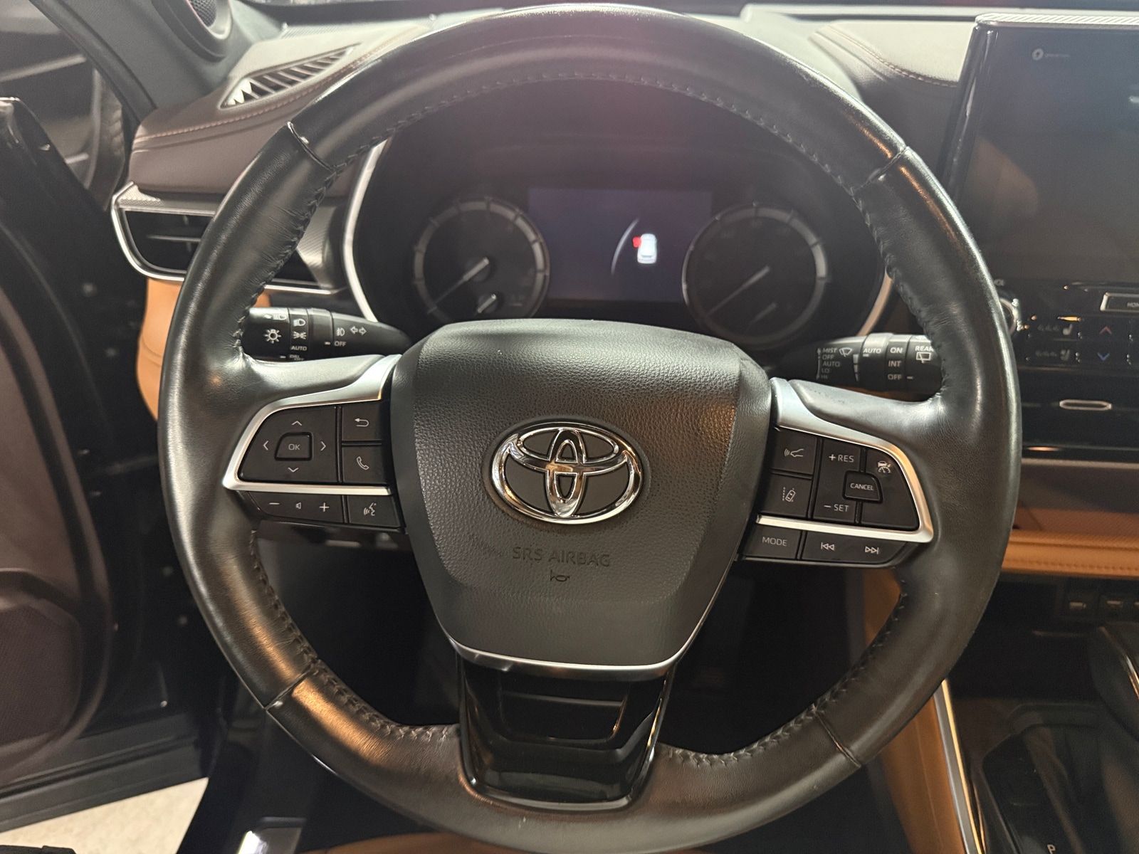 Thumbnail: 2021 Toyota Highlander - 4