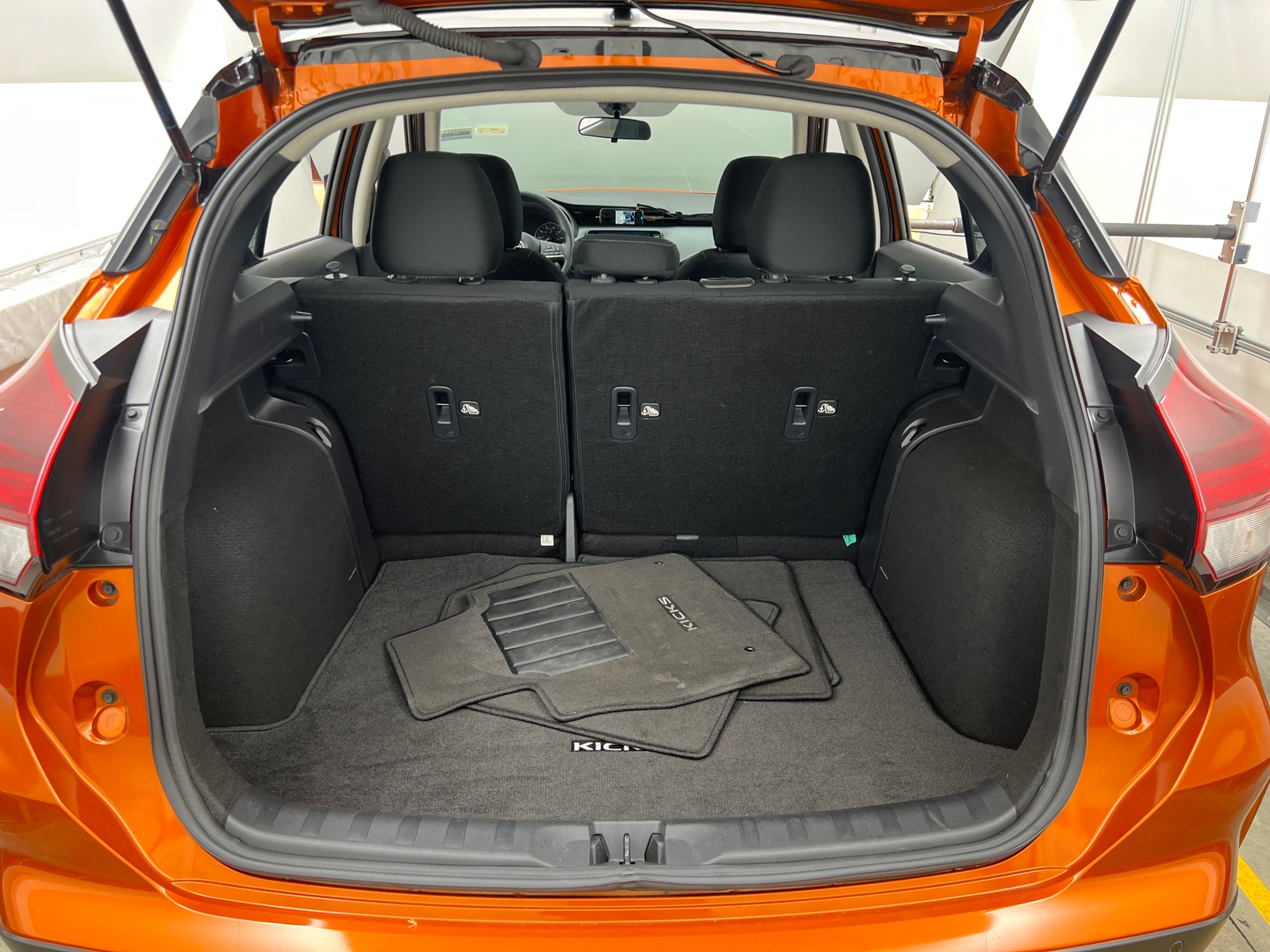 Thumbnail: 2023 Nissan Kicks - 7