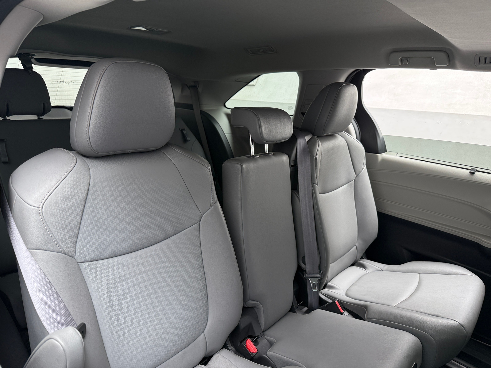 Thumbnail: 2022 Toyota Sienna - 5