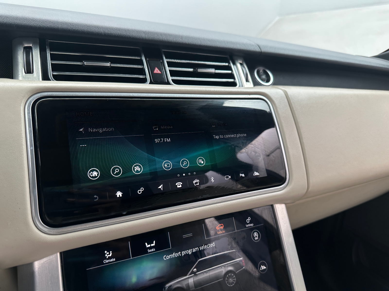 Thumbnail: 2019 Land Rover Range Rover - 3