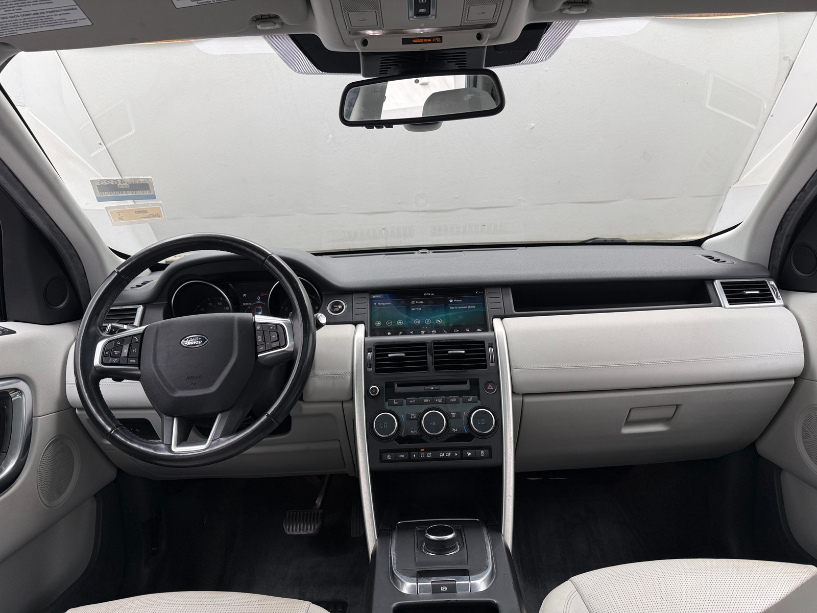 Thumbnail: 2018 Land Rover Discovery Sport - 2