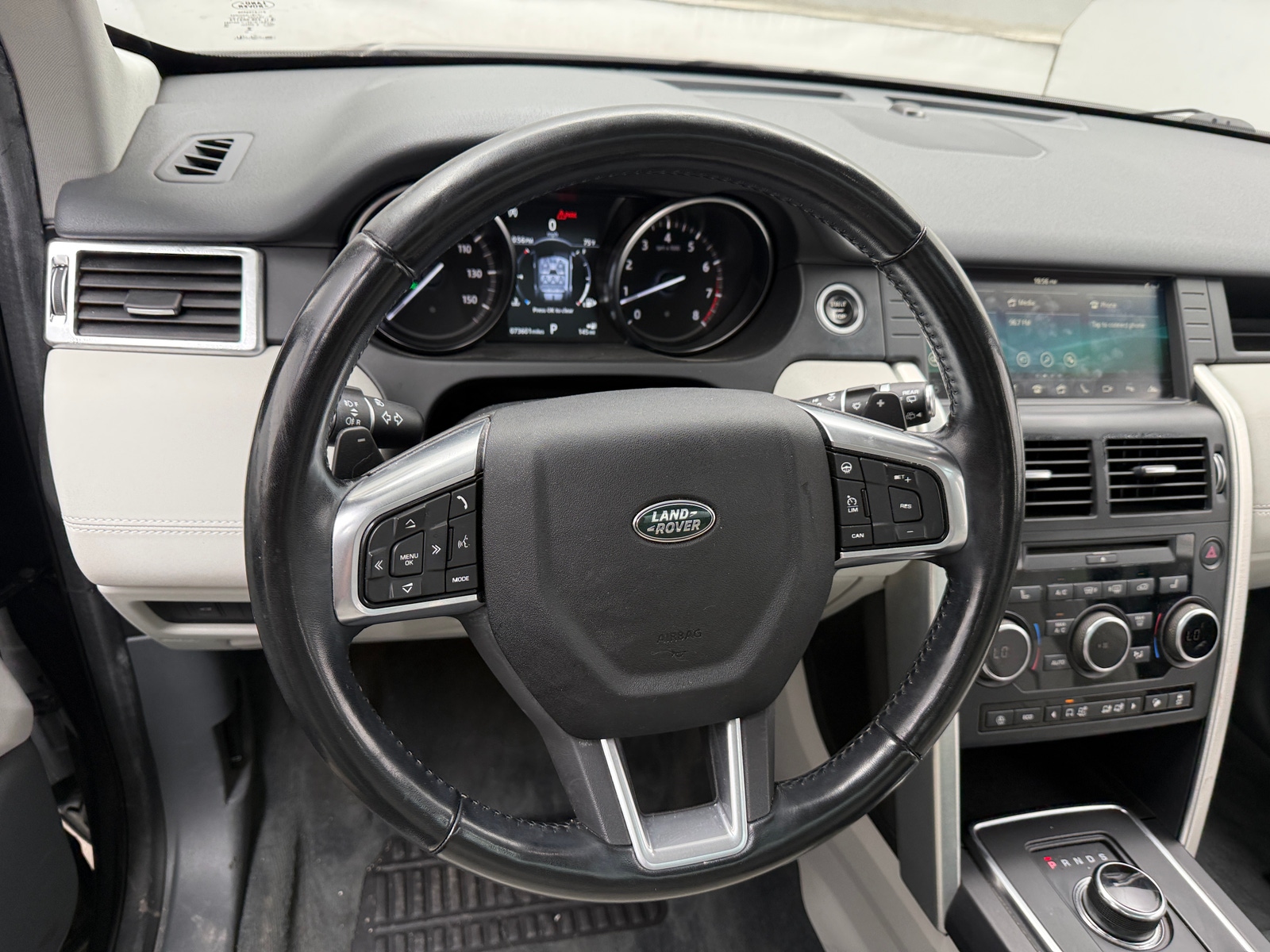 Thumbnail: 2018 Land Rover Discovery Sport - 4