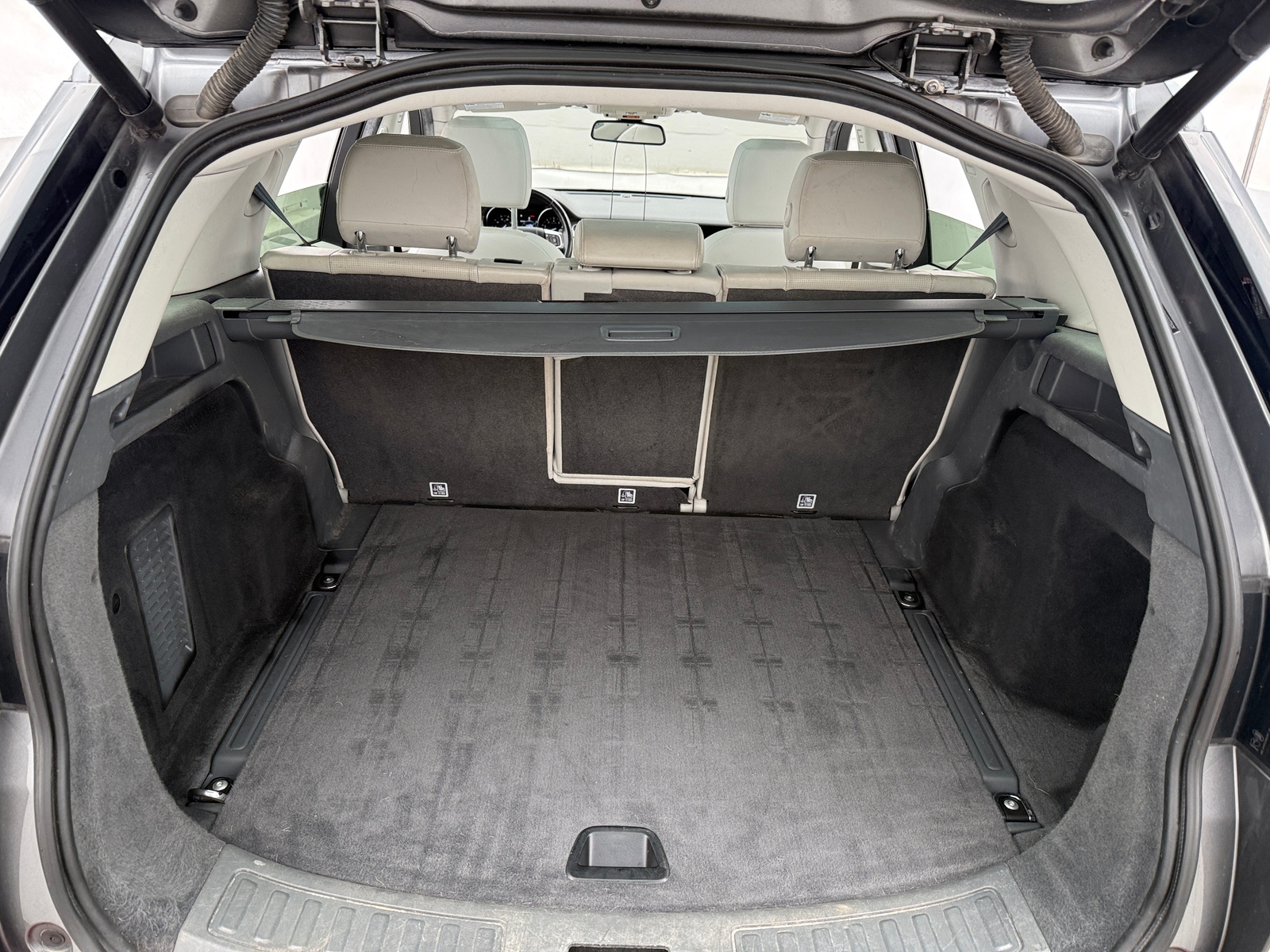 Thumbnail: 2018 Land Rover Discovery Sport - 6
