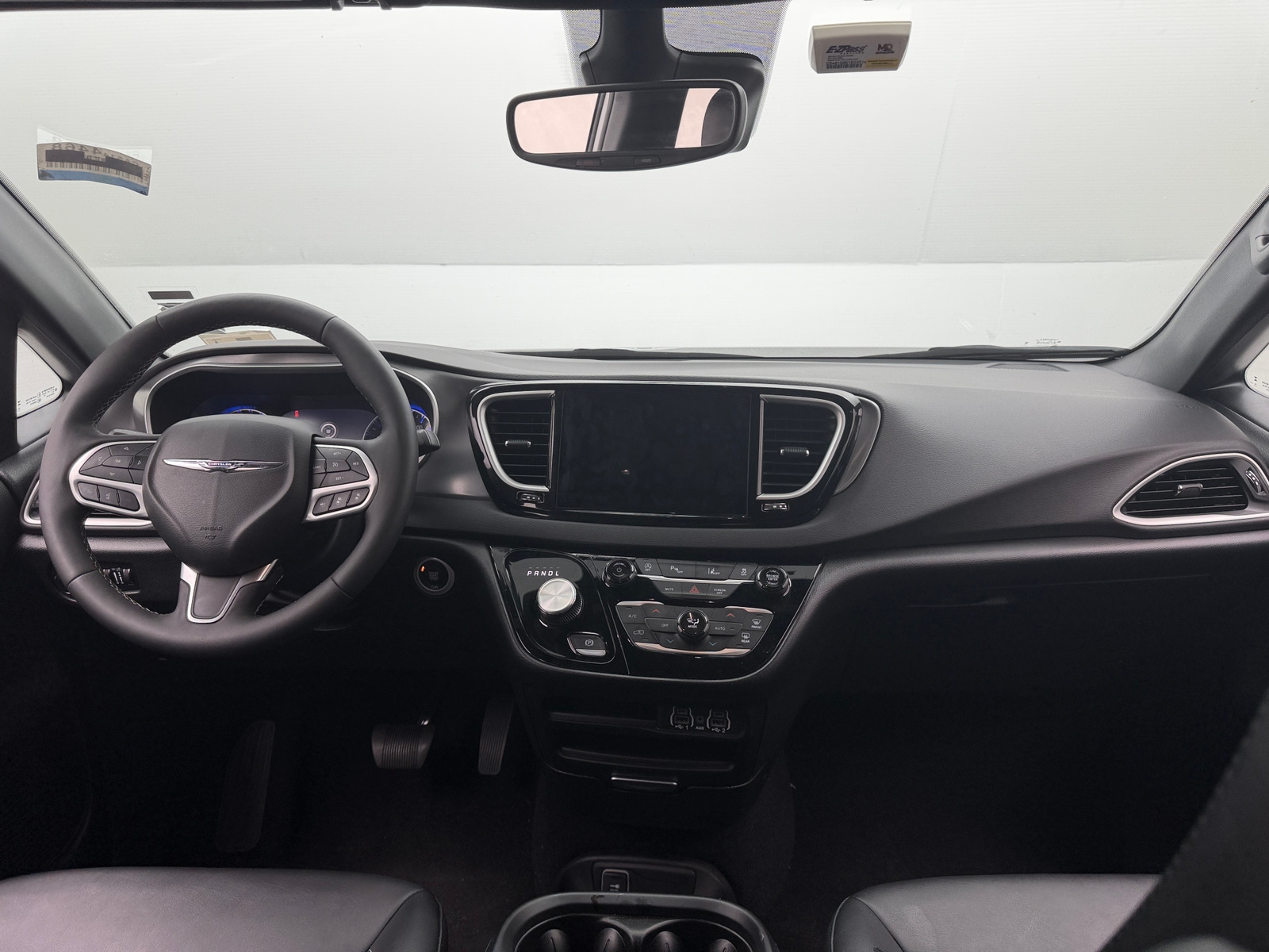 Thumbnail: 2025 Chrysler Pacifica - 2