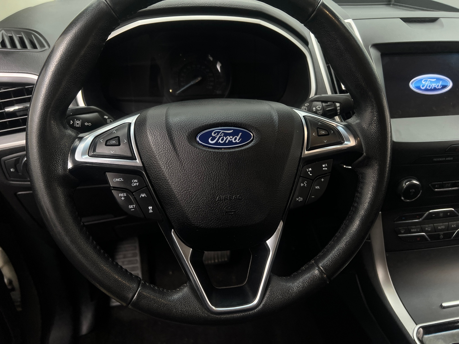 Thumbnail: 2020 Ford Edge - 4